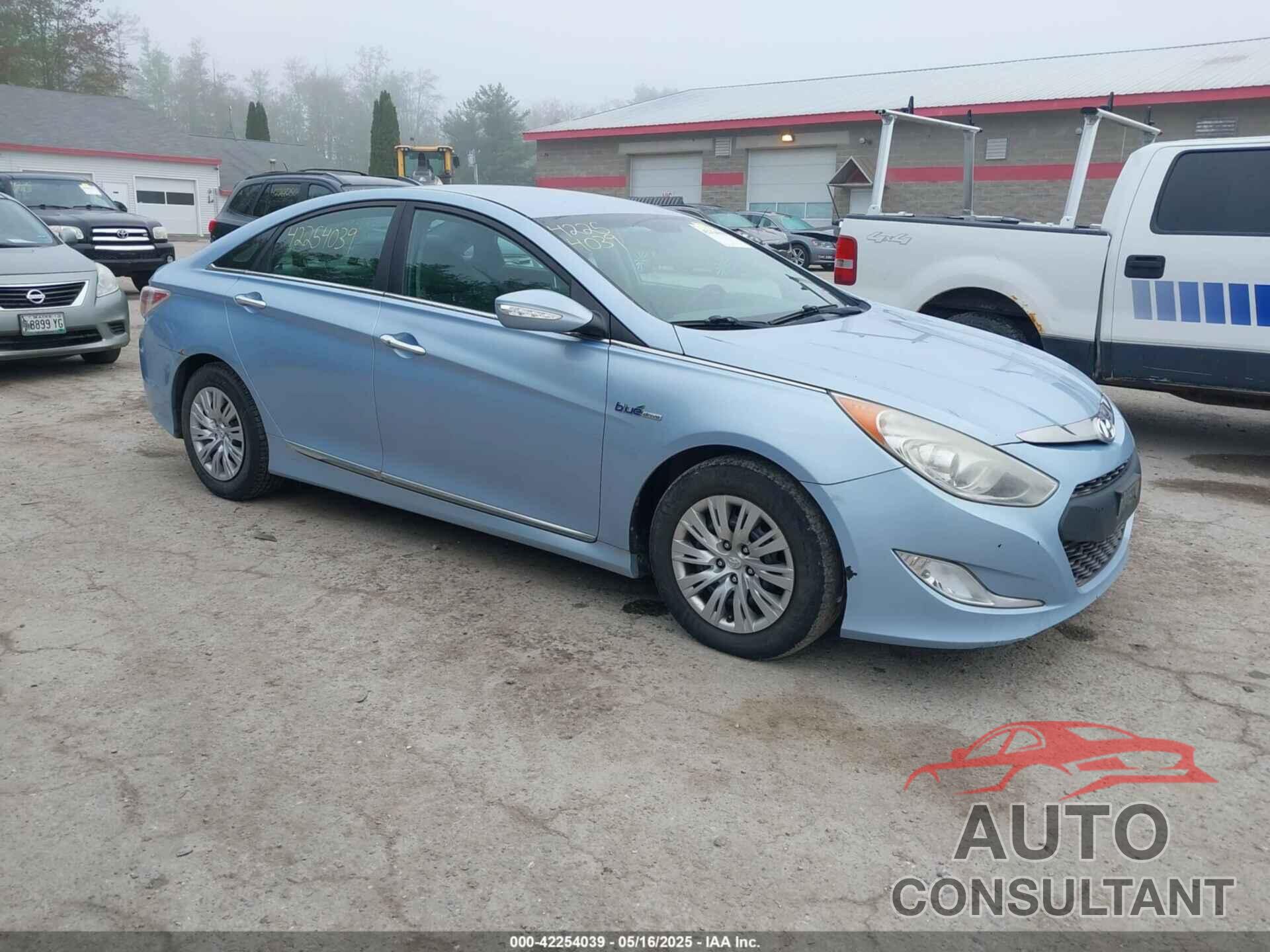 HYUNDAI SONATA HYBRID 2012 - KMHEC4A41CA044671