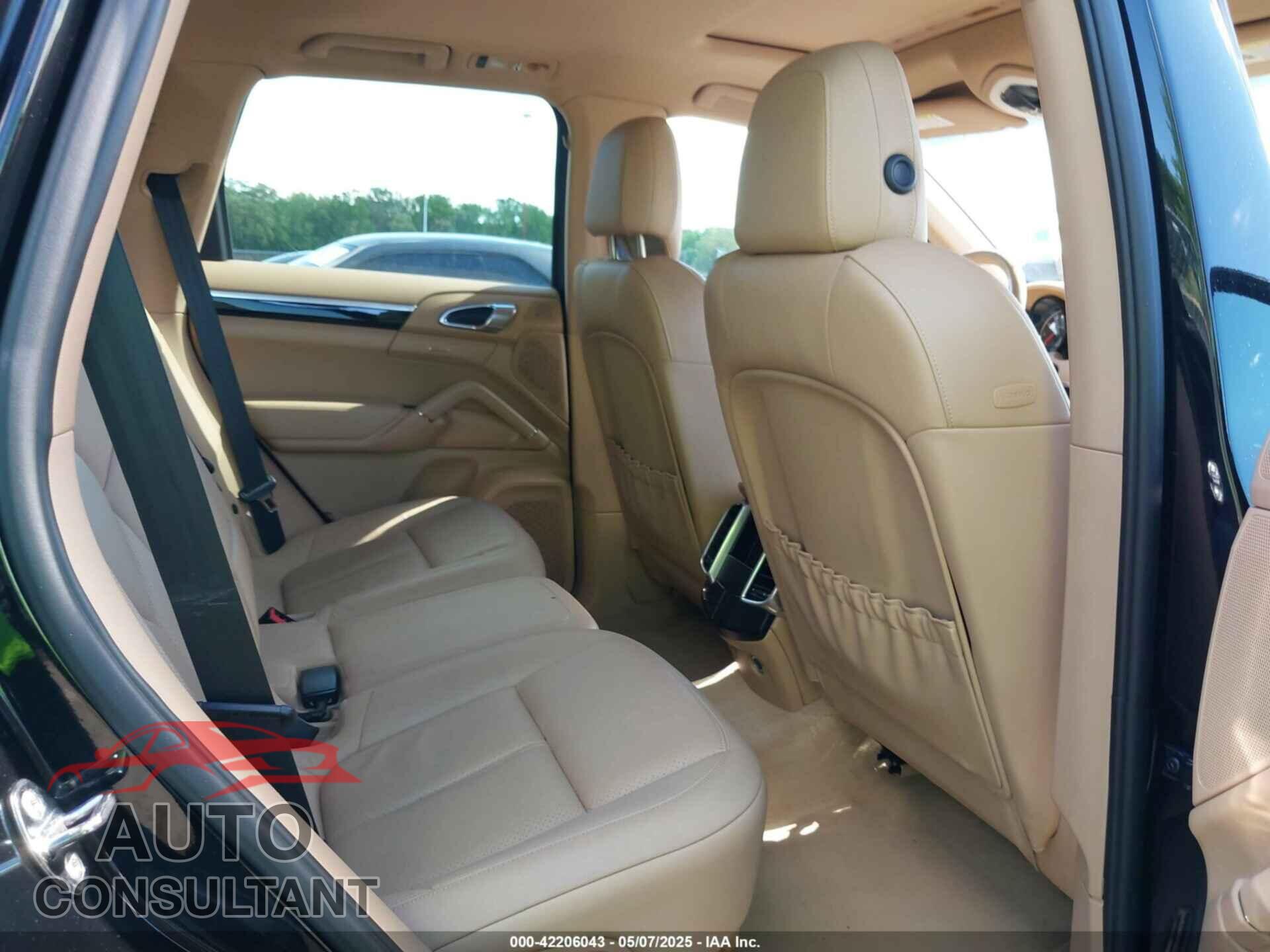 PORSCHE CAYENNE 2012 - WP1AA2A28CLA04618