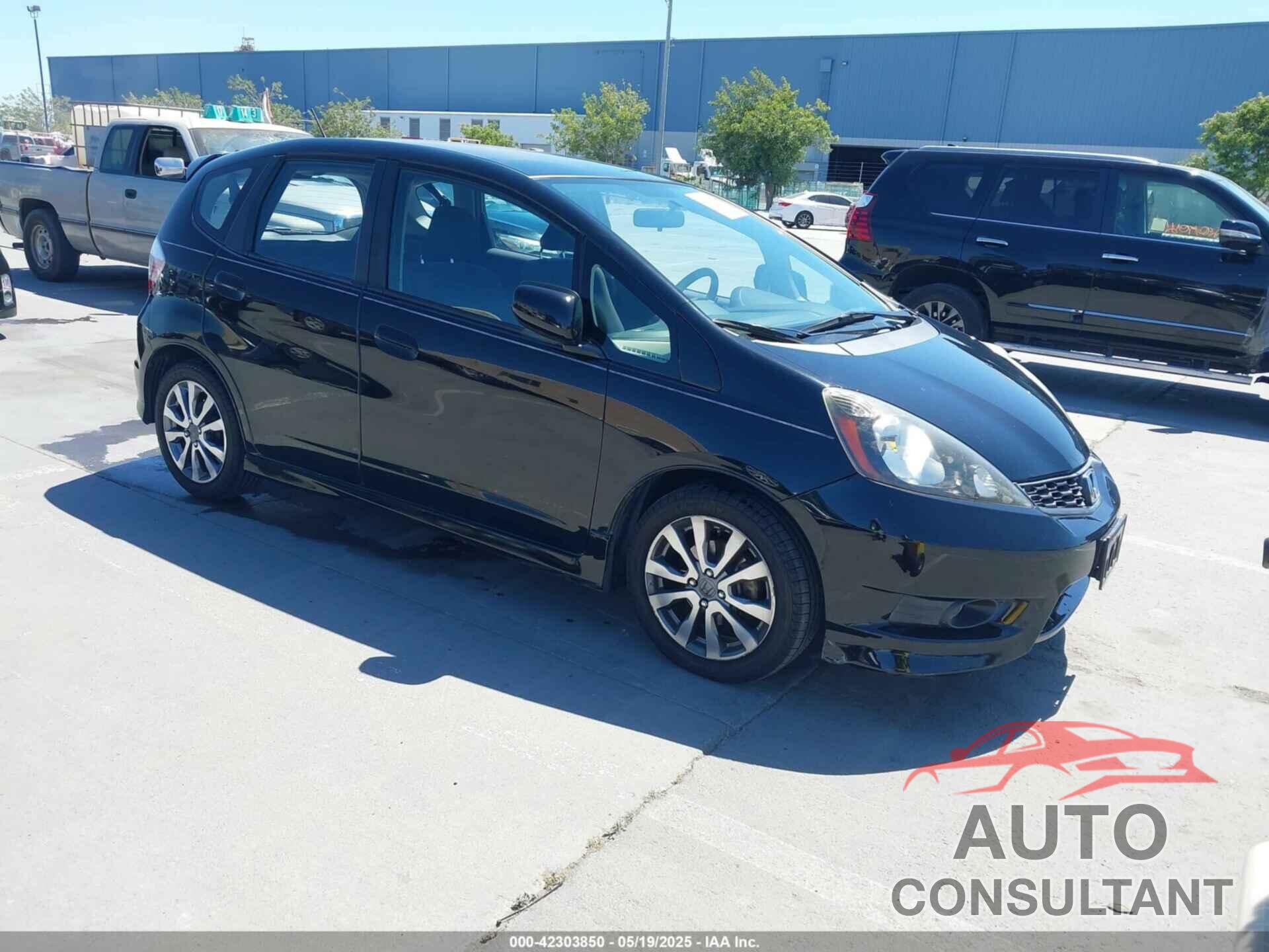 HONDA FIT 2013 - JHMGE8H51DC020579