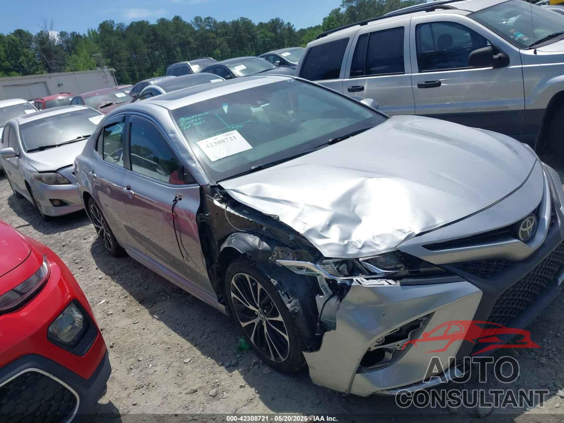 TOYOTA CAMRY 2018 - 4T1B11HK0JU127516