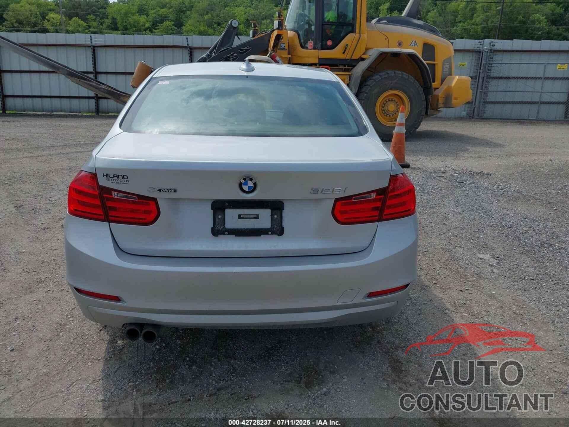 BMW 328I 2015 - WBA3B3C5XFF546632