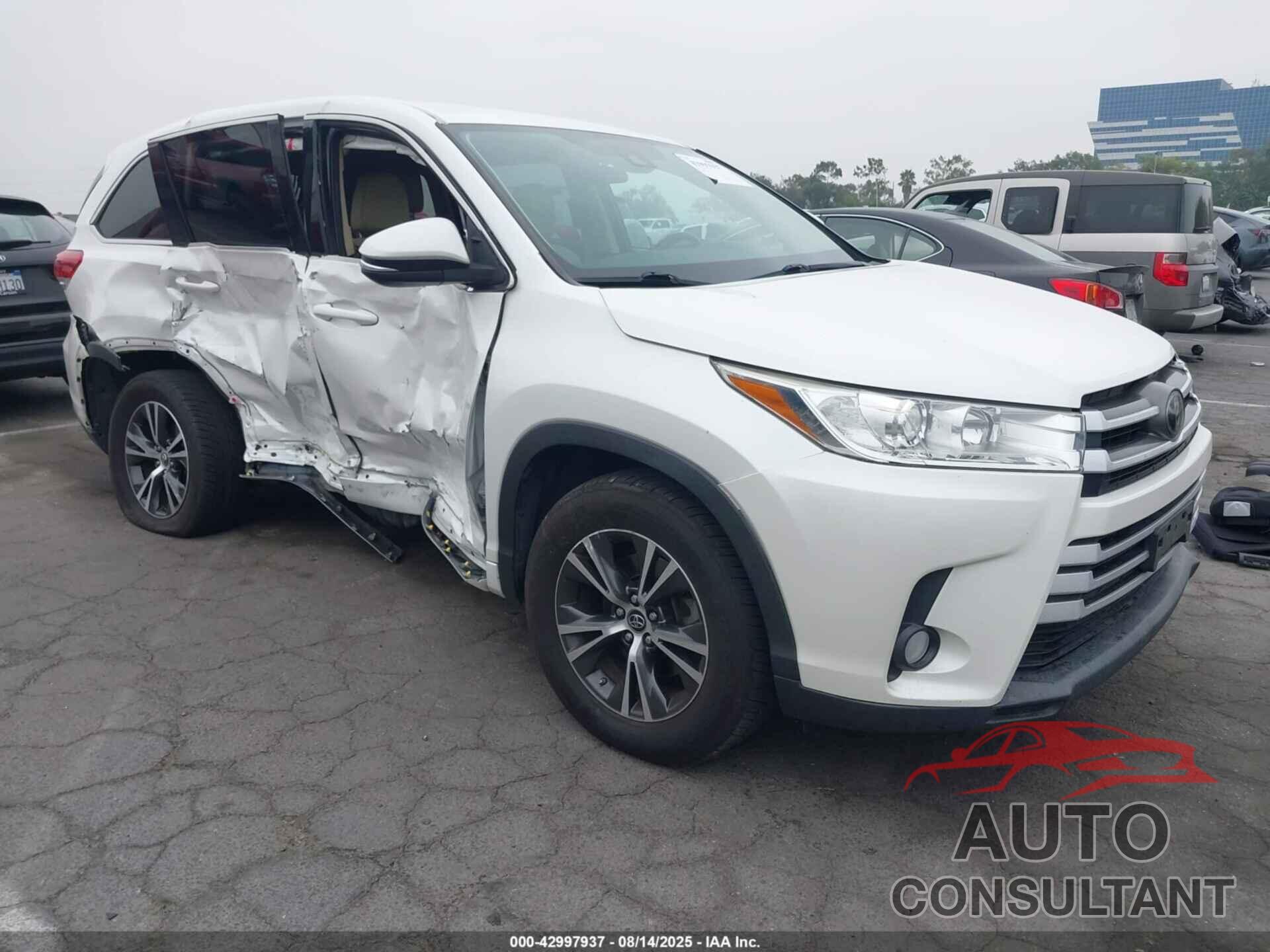 TOYOTA HIGHLANDER 2018 - 5TDZZRFH2JS262261