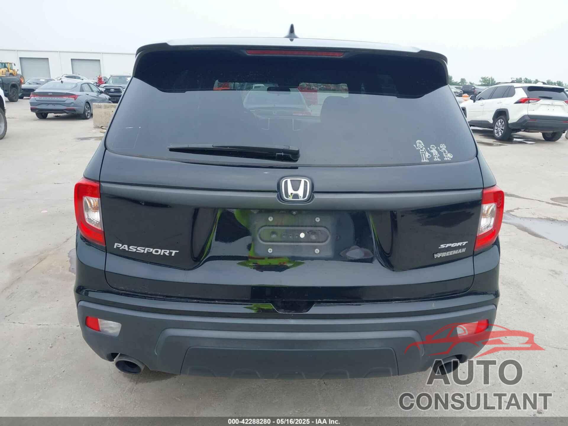 HONDA PASSPORT 2019 - 5FNYF7H25KB008597
