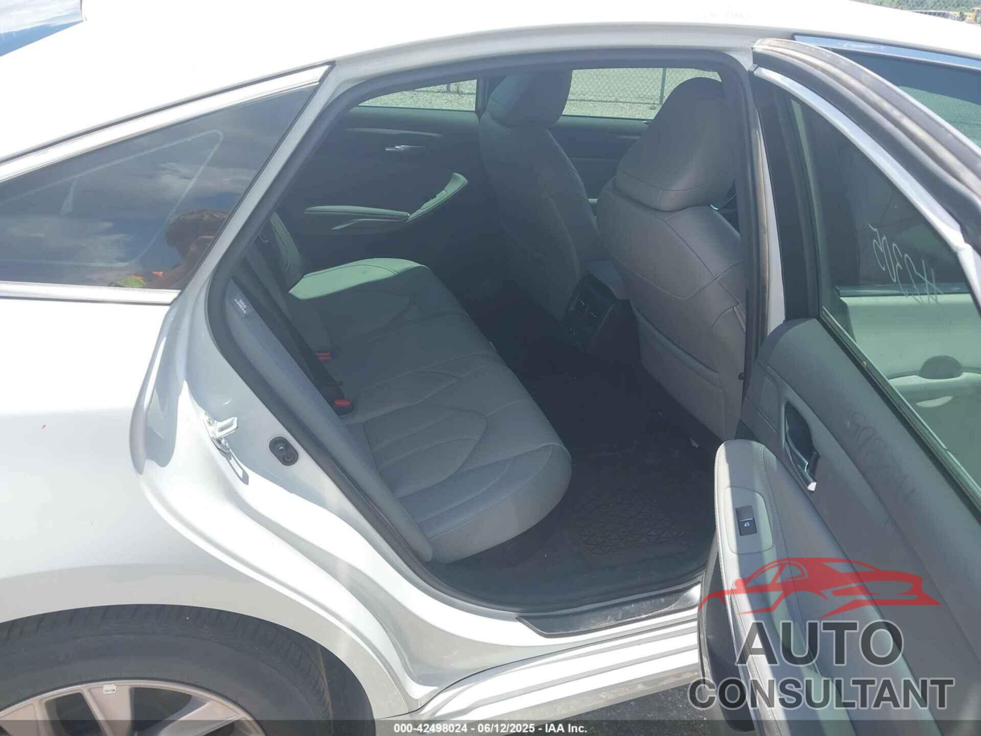 TOYOTA AVALON 2022 - 4T1JA1AB5NU015841