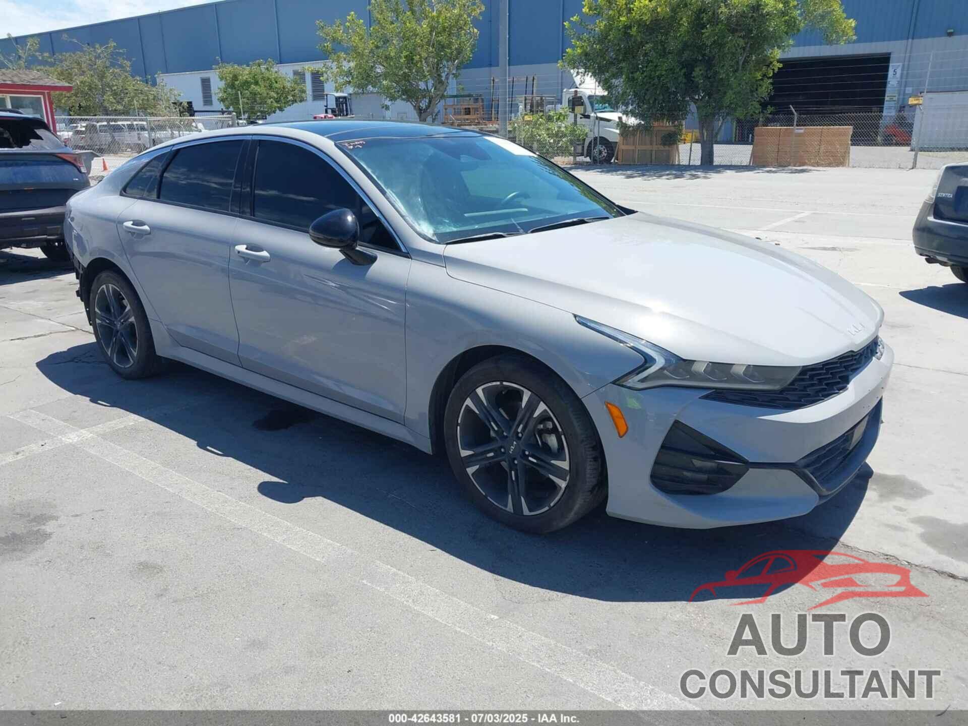 KIA K5 2022 - 5XXG64J28NG106612