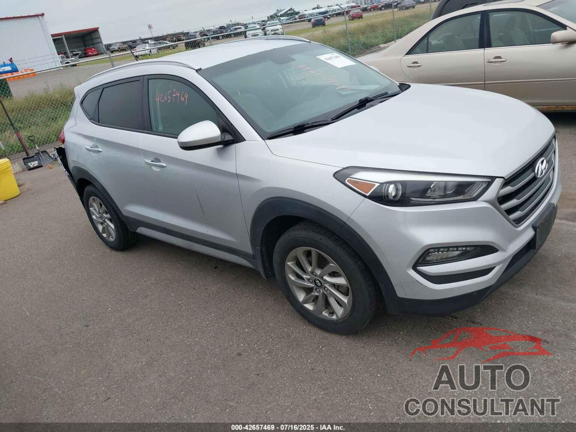 HYUNDAI TUCSON 2017 - KM8J3CA46HU388673
