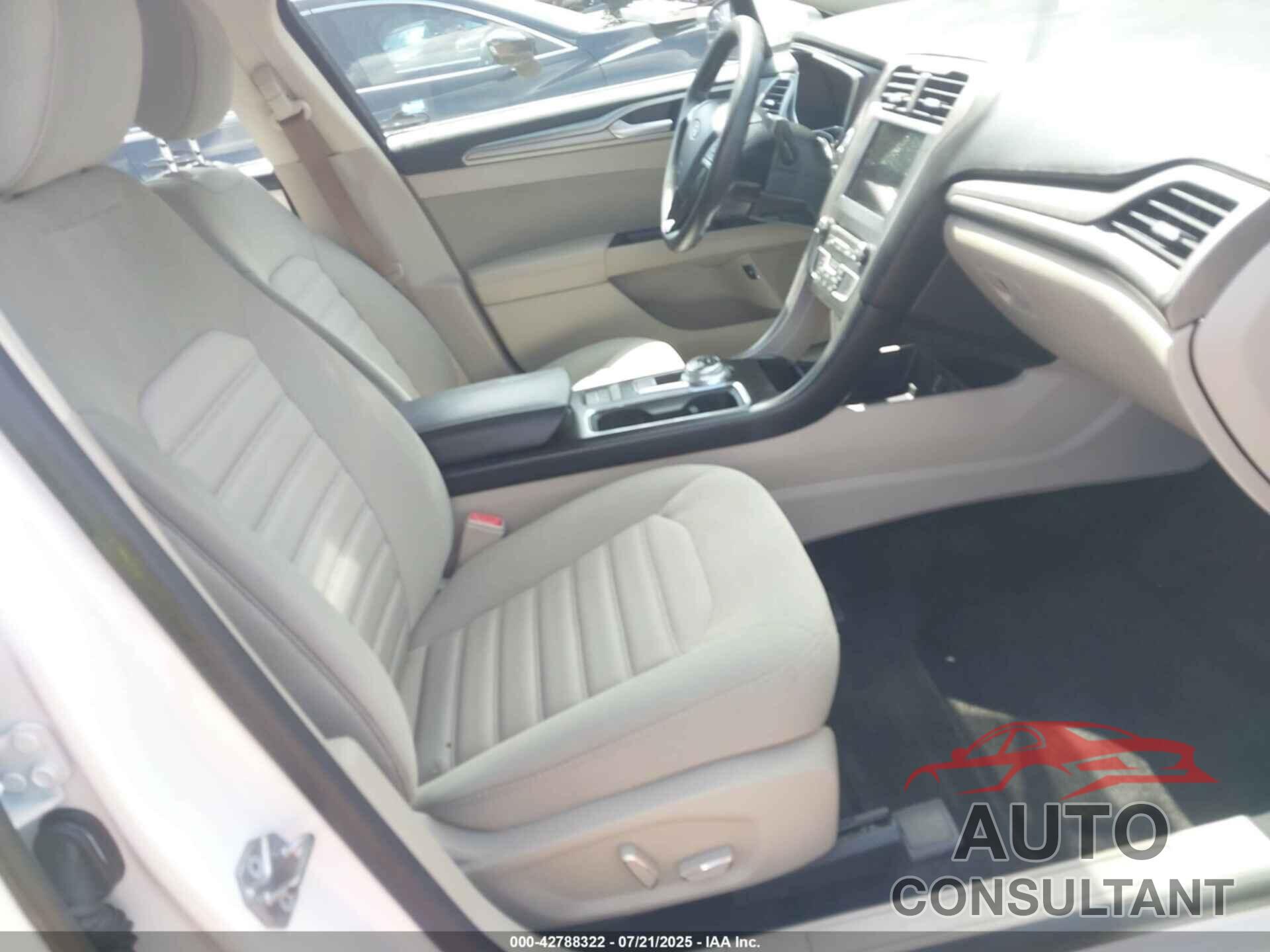 FORD FUSION HYBRID 2018 - 3FA6P0LU8JR144178