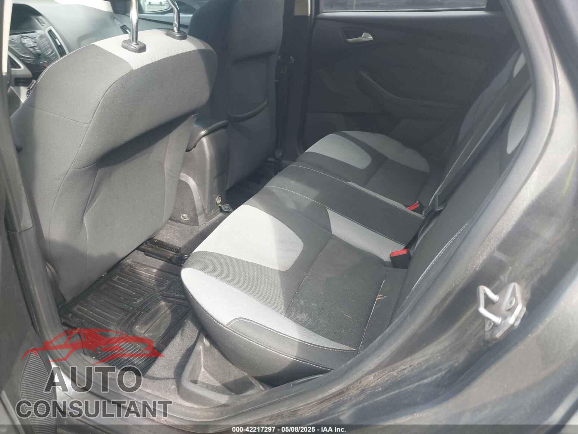 FORD FOCUS 2012 - 1FAHP3K28CL322912