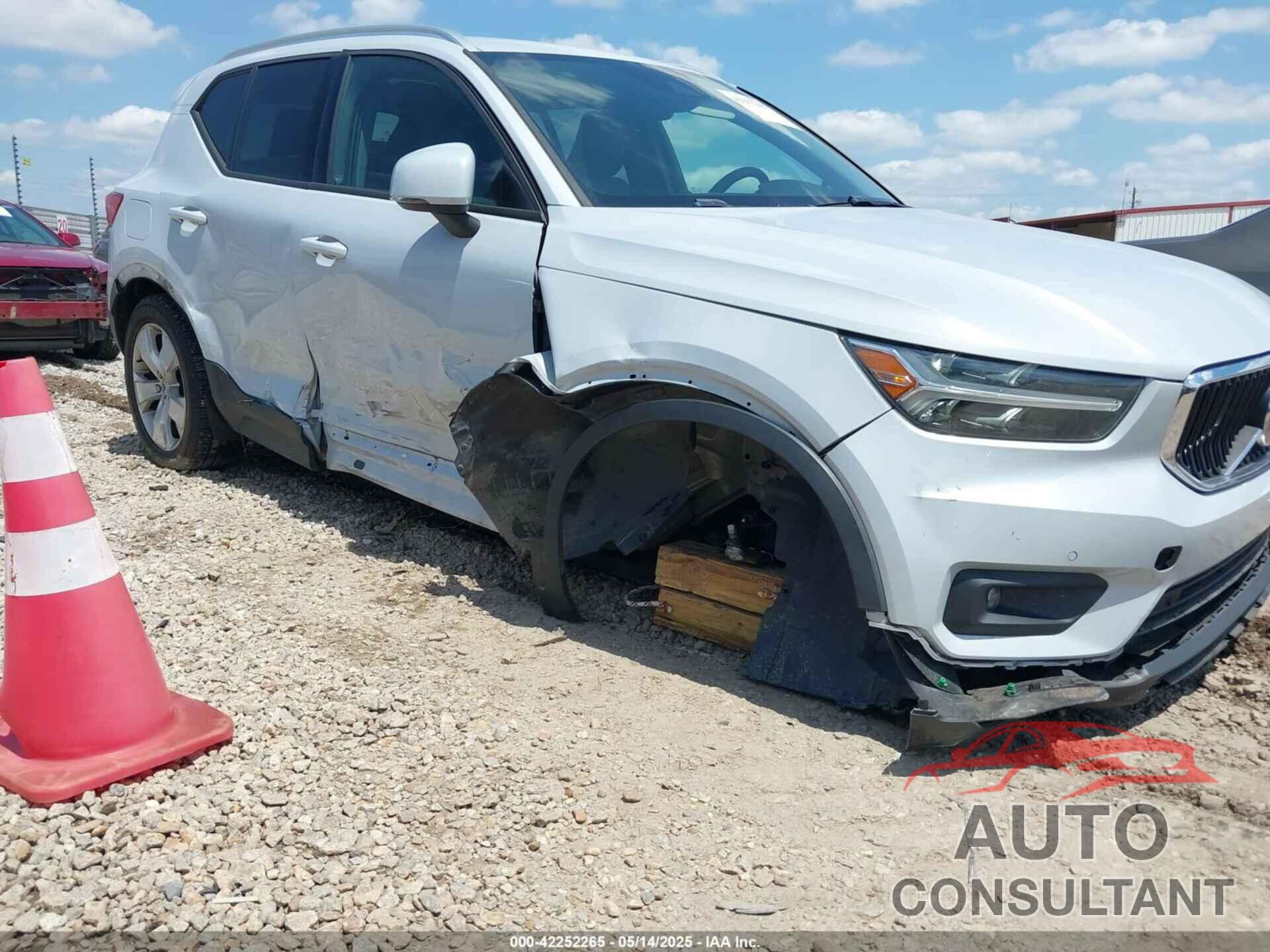 VOLVO XC40 2021 - YV4AC2HK4M2486512