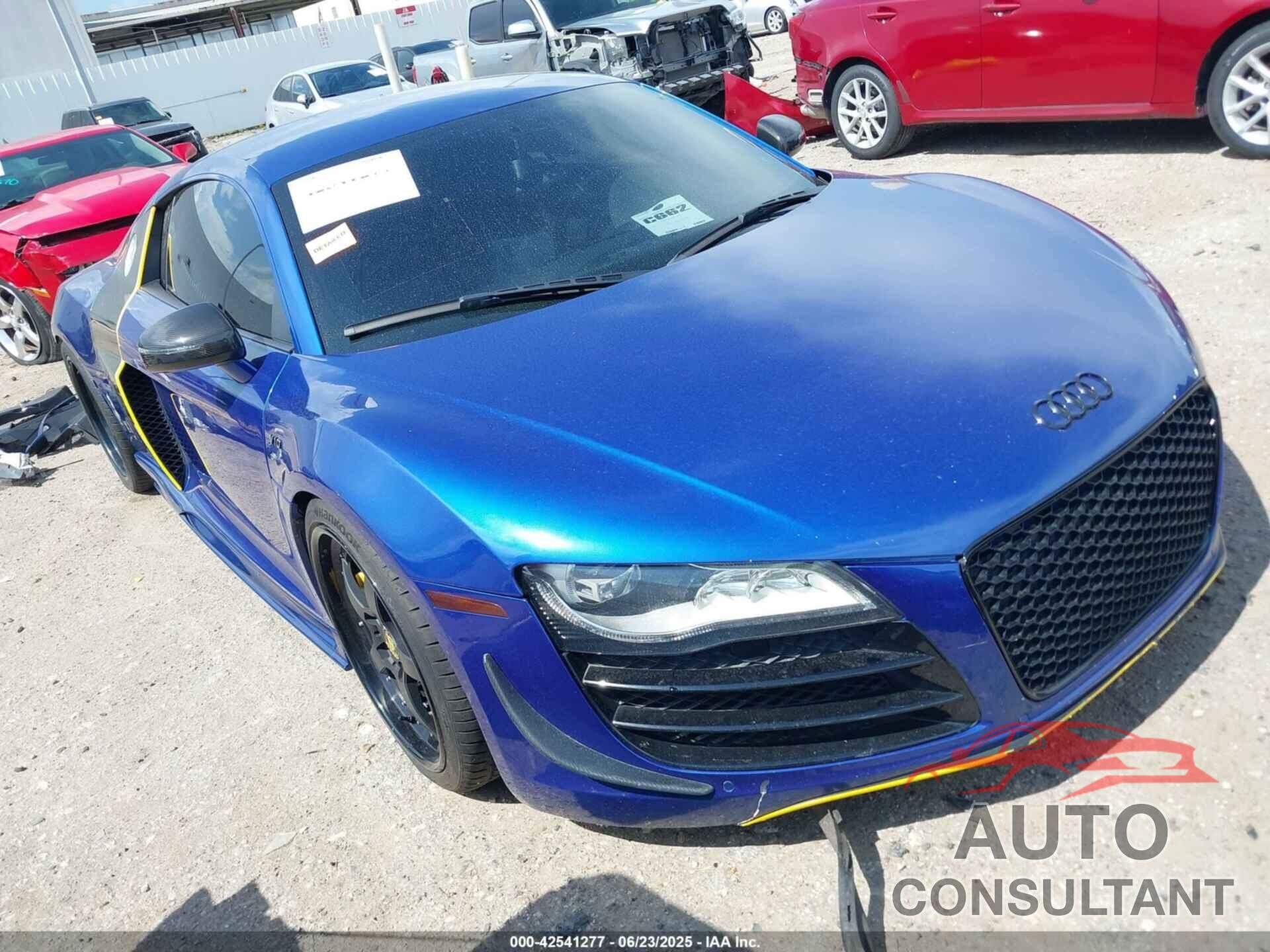 AUDI R8 2012 - WUAENAFG2CN000688