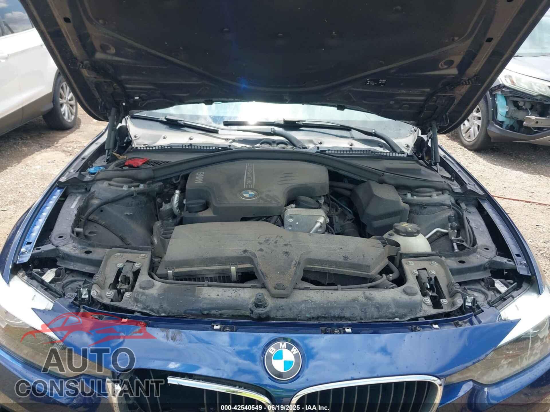 BMW 320I 2016 - WBA8E1G55GNU11867