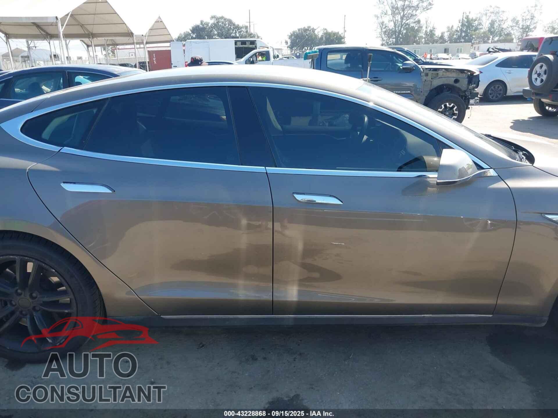 TESLA MODEL S 2015 - 5YJSA1E22FF113089