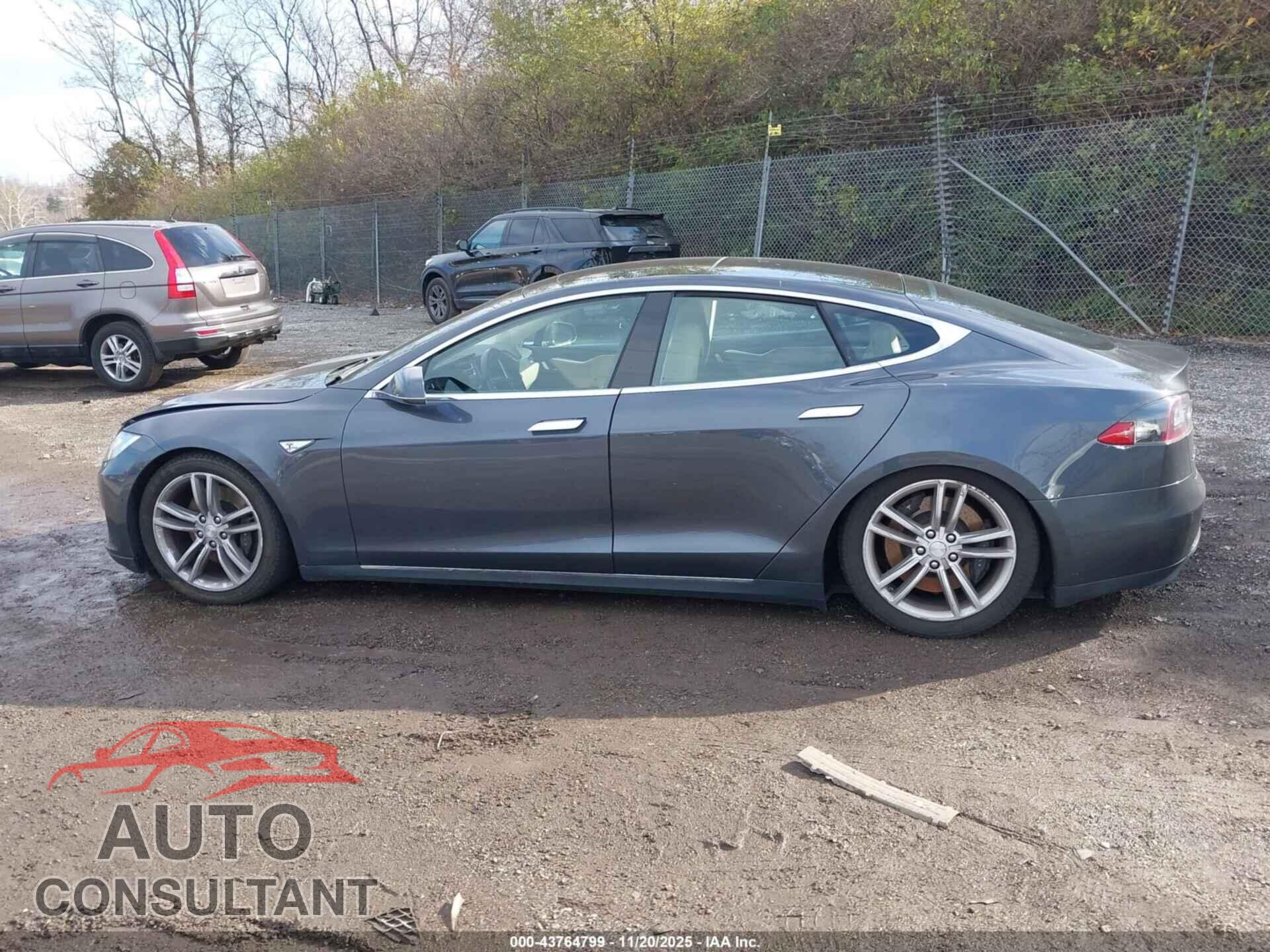 TESLA MODEL S 2015 - 5YJSA1H21FF095177