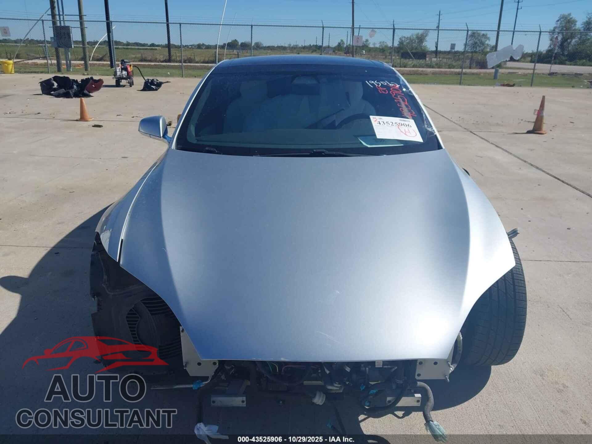 TESLA MODEL S 2017 - 5YJSA1E25HF212217