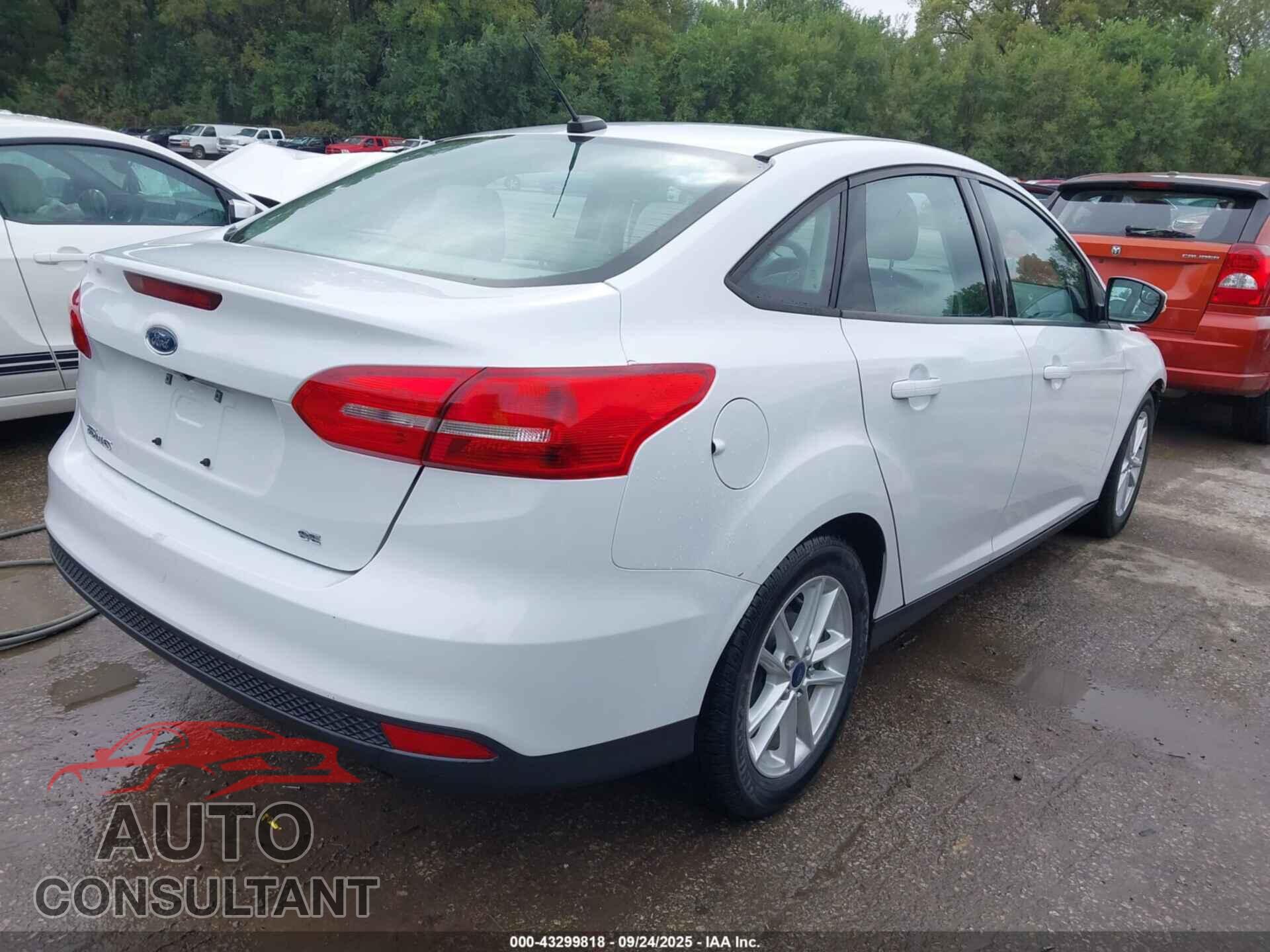 FORD FOCUS 2015 - 1FADP3F23FL330381