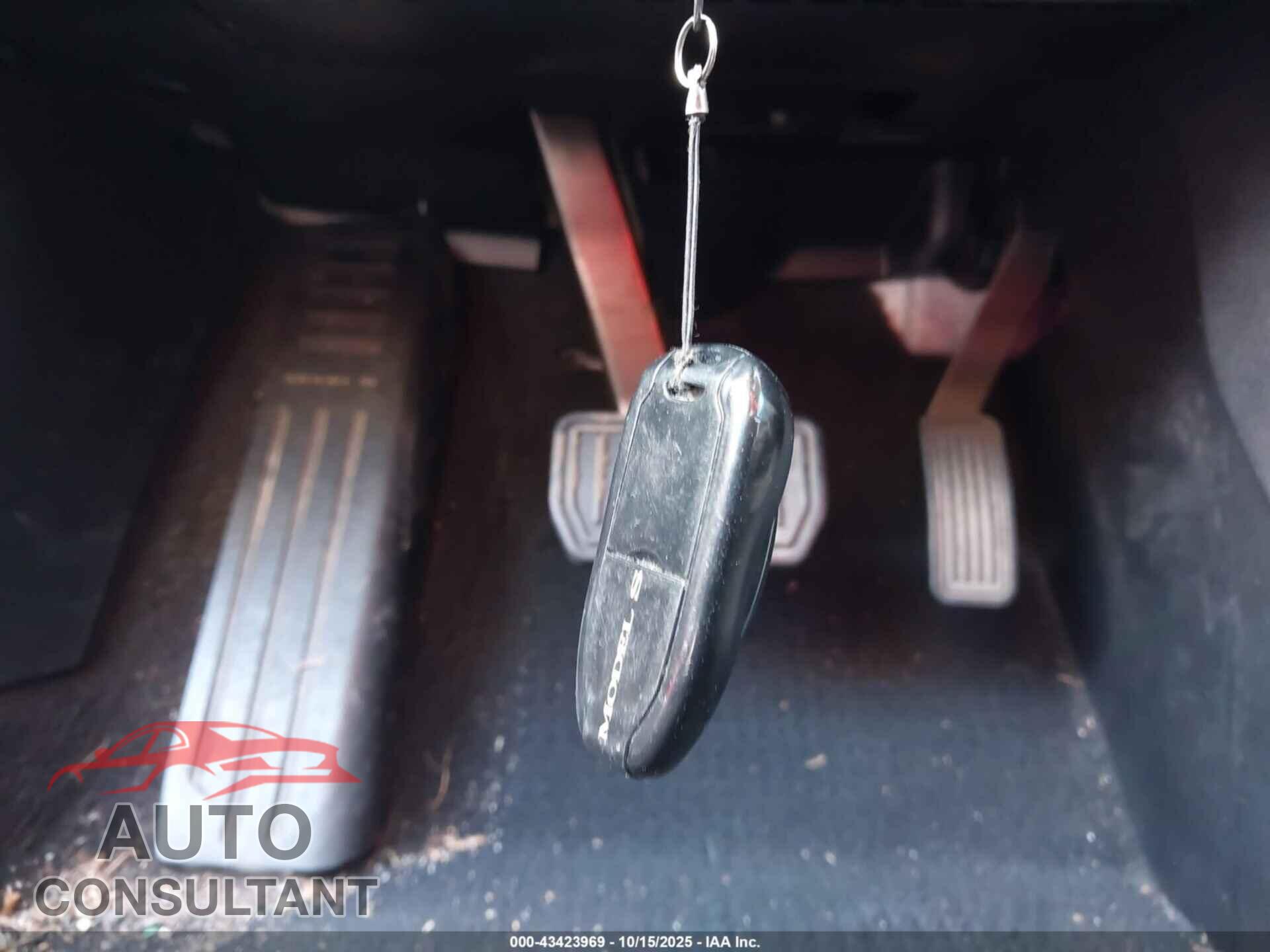 TESLA MODEL S 2013 - 5YJSA1AC7DFP10623