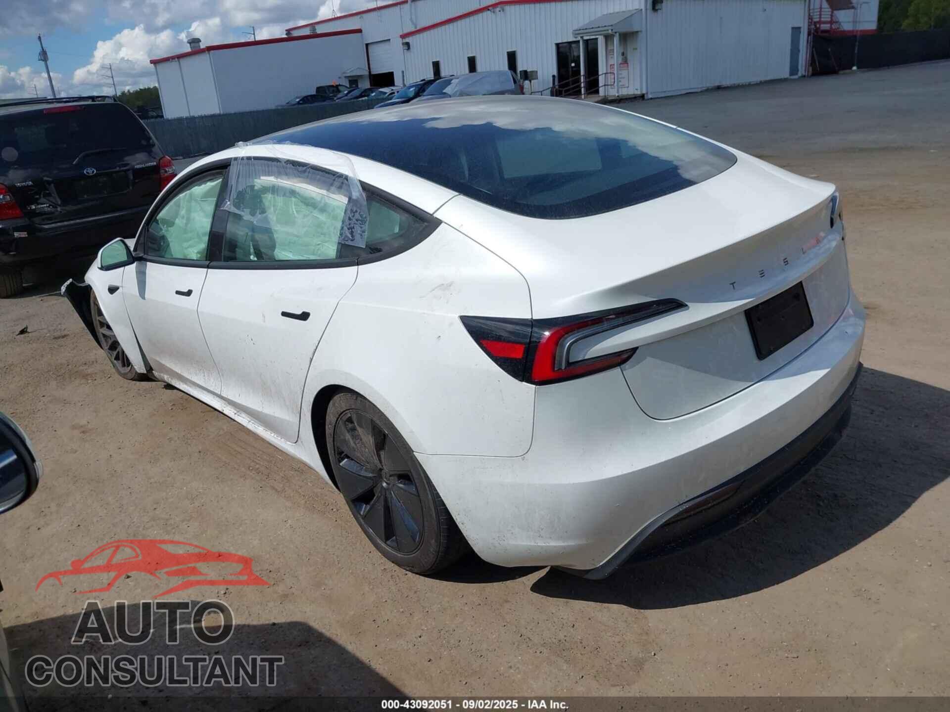 TESLA MODEL 3 2024 - 5YJ3E1EA9RF758861