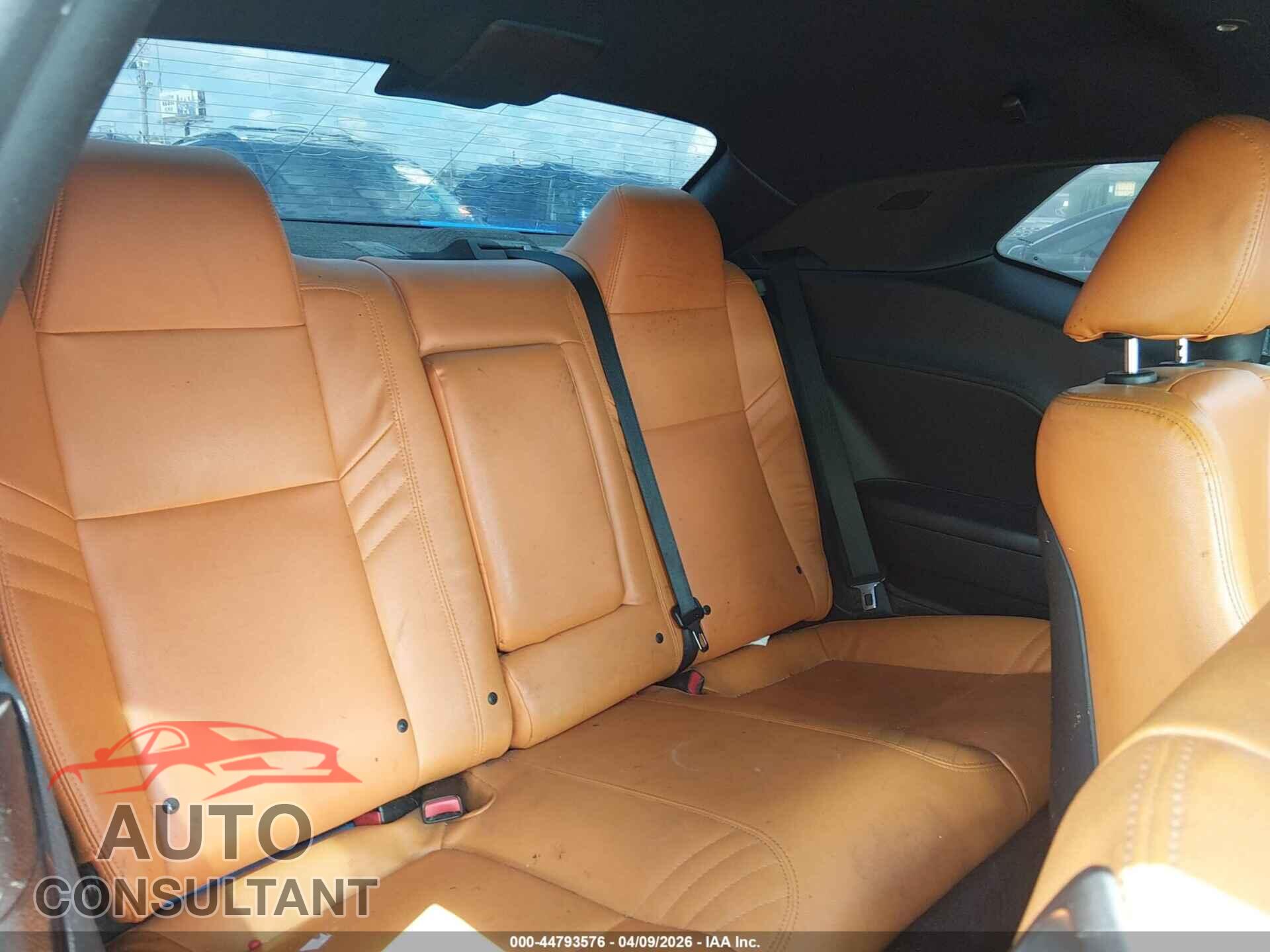 DODGE CHALLENGER 2015 - 2C3CDZAT6FH715176