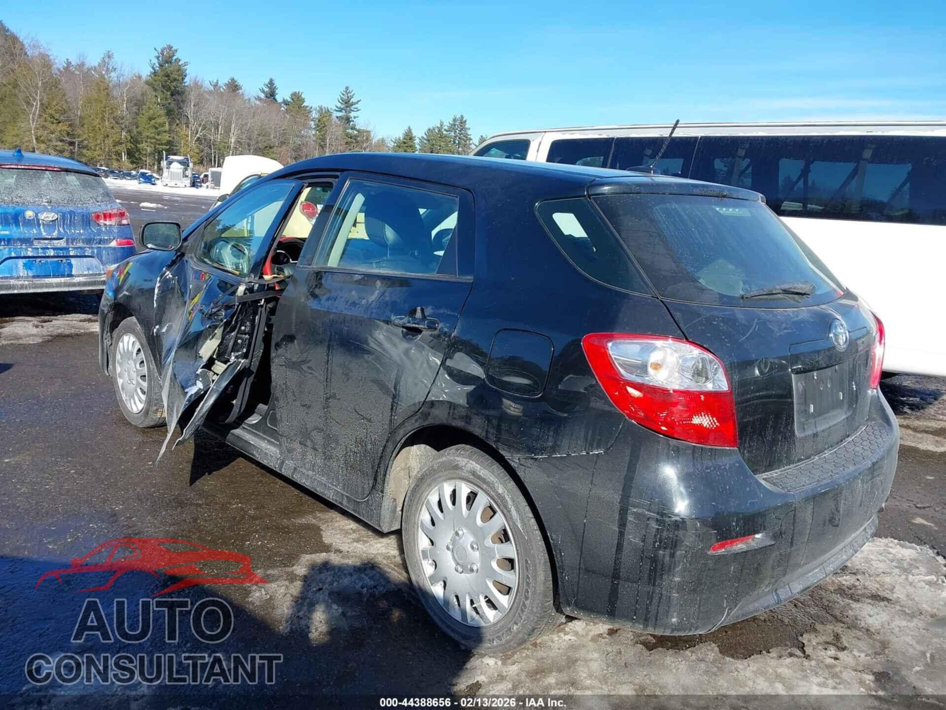 TOYOTA MATRIX 2011 - 2T1KU4EE4BC682625