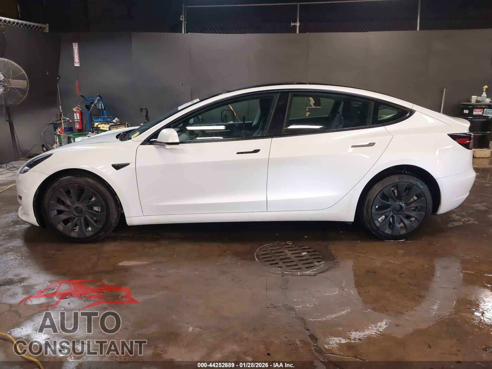 TESLA MODEL 3 2023 - 5YJ3E1EA3PF548866
