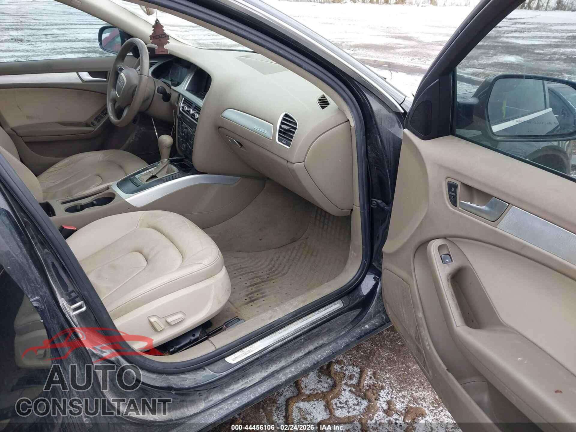 AUDI A4 2012 - WAUBFAFL0CA070446