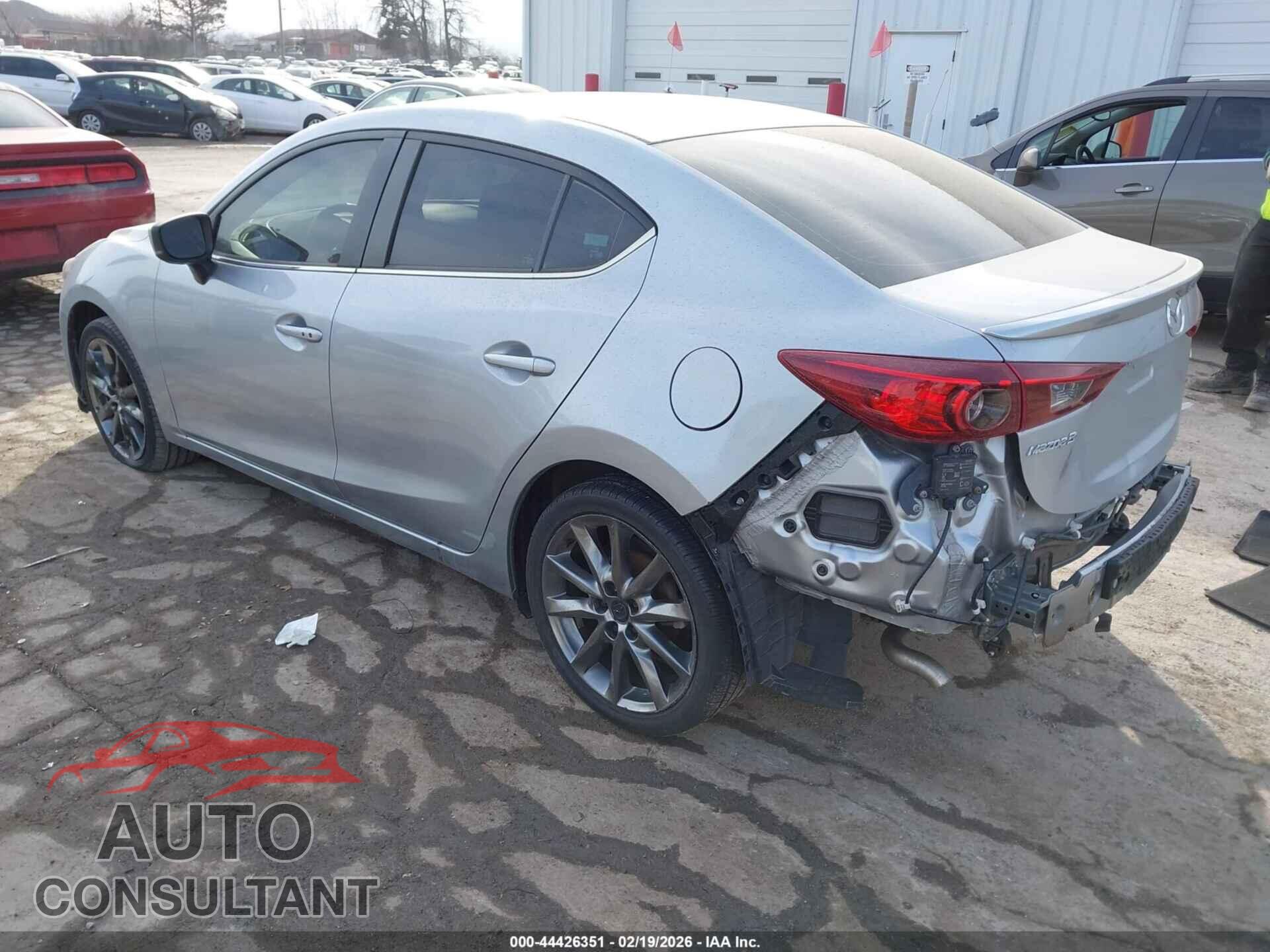 MAZDA MAZDA3 2018 - 3MZBN1V38JM200770