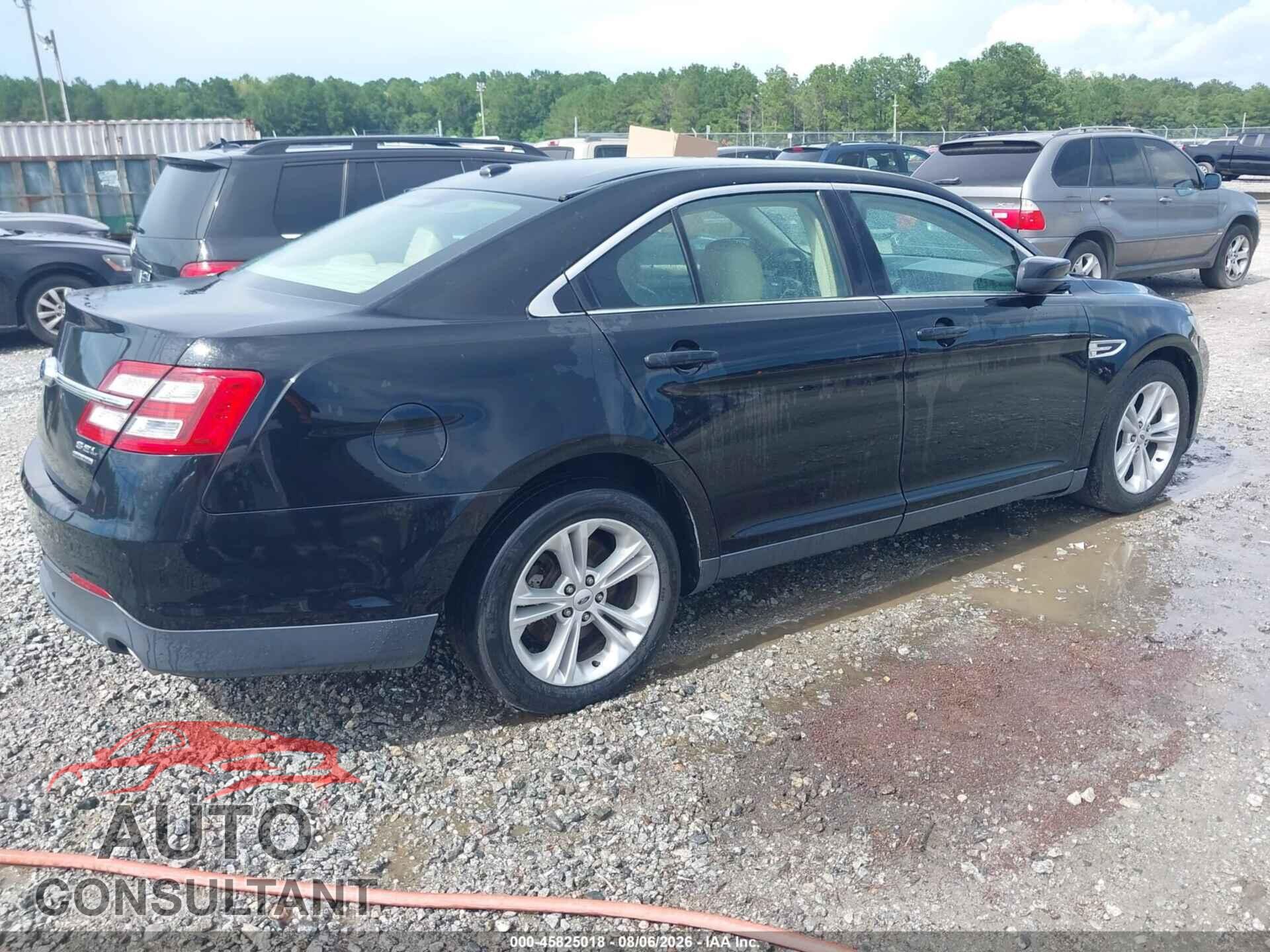 FORD TAURUS 2017 - 1FAHP2E84HG107117