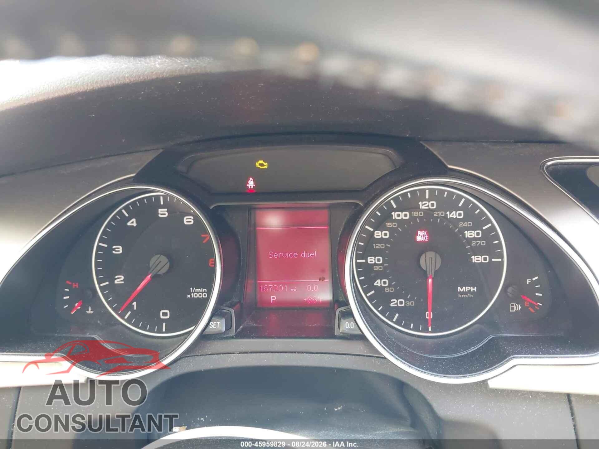AUDI A5 2011 - WAUCFAFR1BA030268