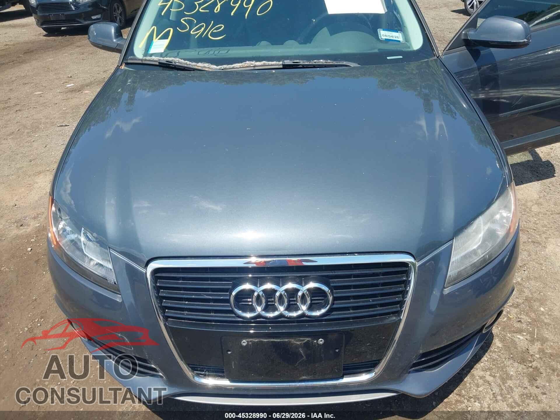 AUDI A3 2011 - WAUBJBFM8BA047704