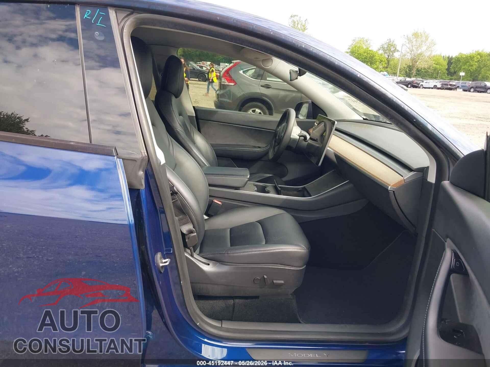 TESLA MODEL Y 2020 - 5YJYGDEE2LF043044