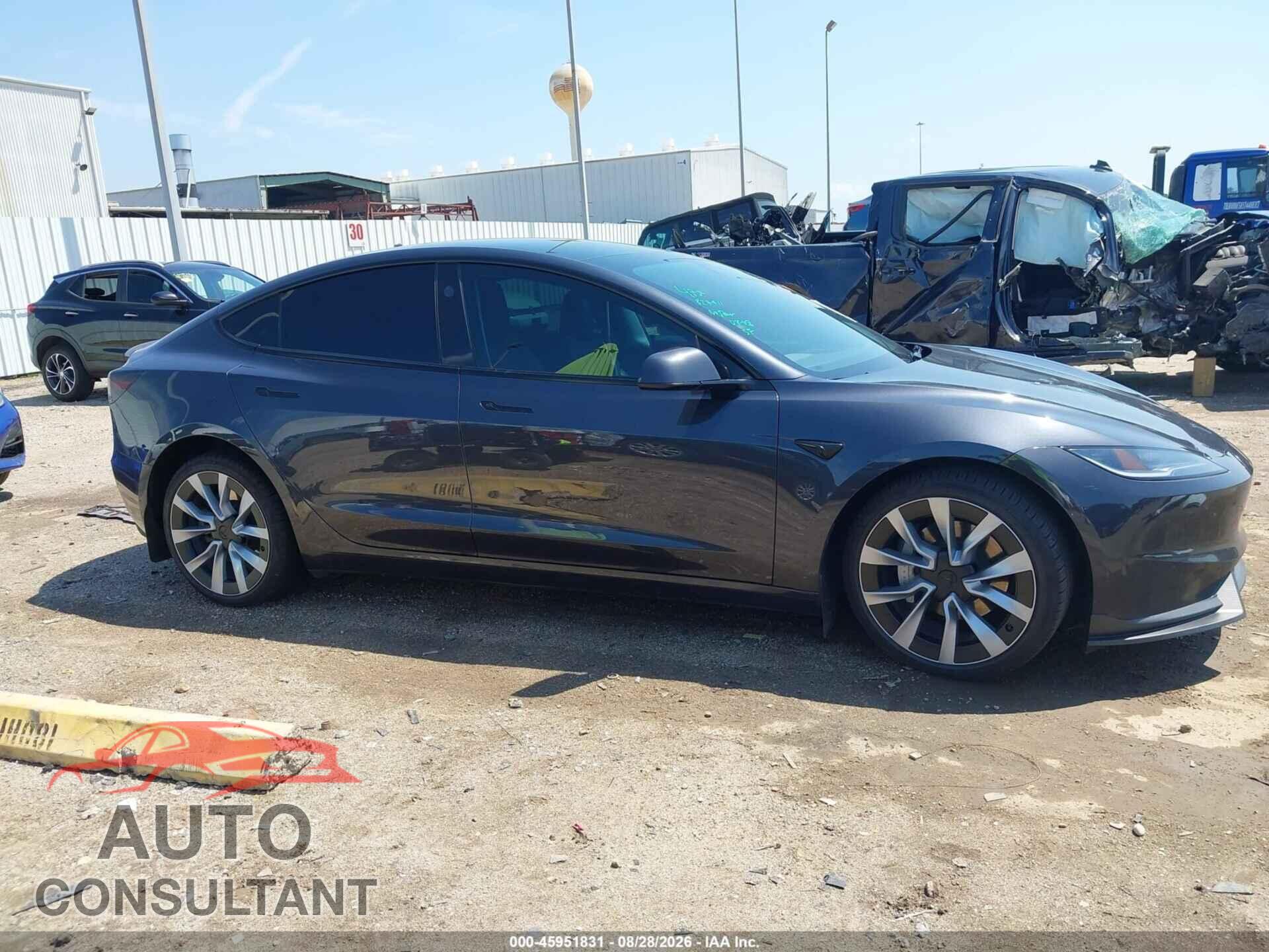 TESLA MODEL 3 2024 - 5YJ3E1EB3RF827911
