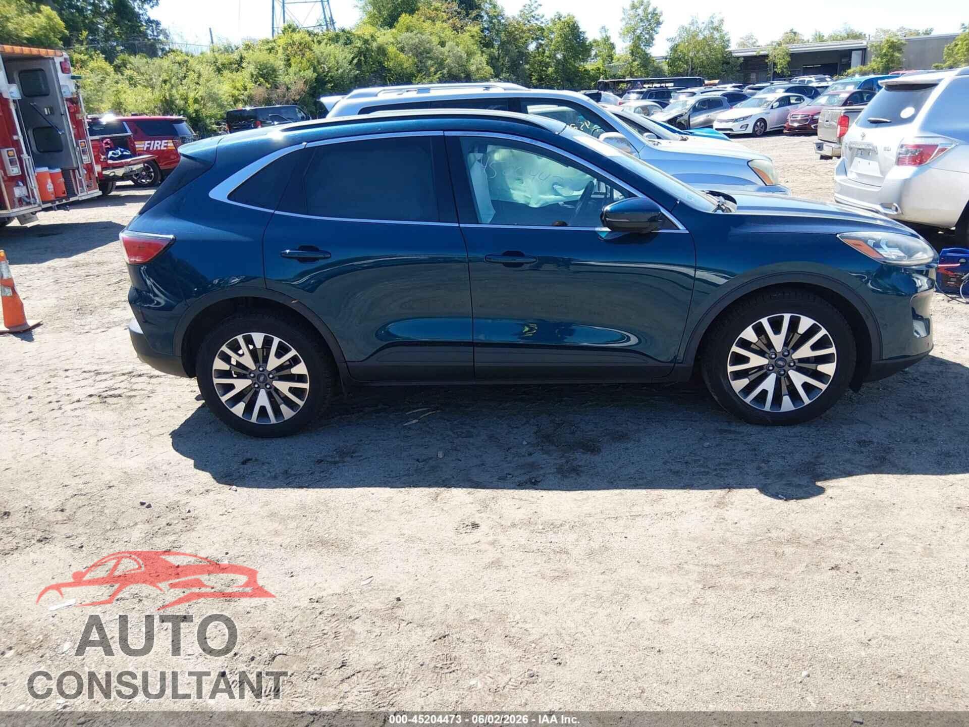 FORD ESCAPE 2020 - 1FMCU9J92LUA15689