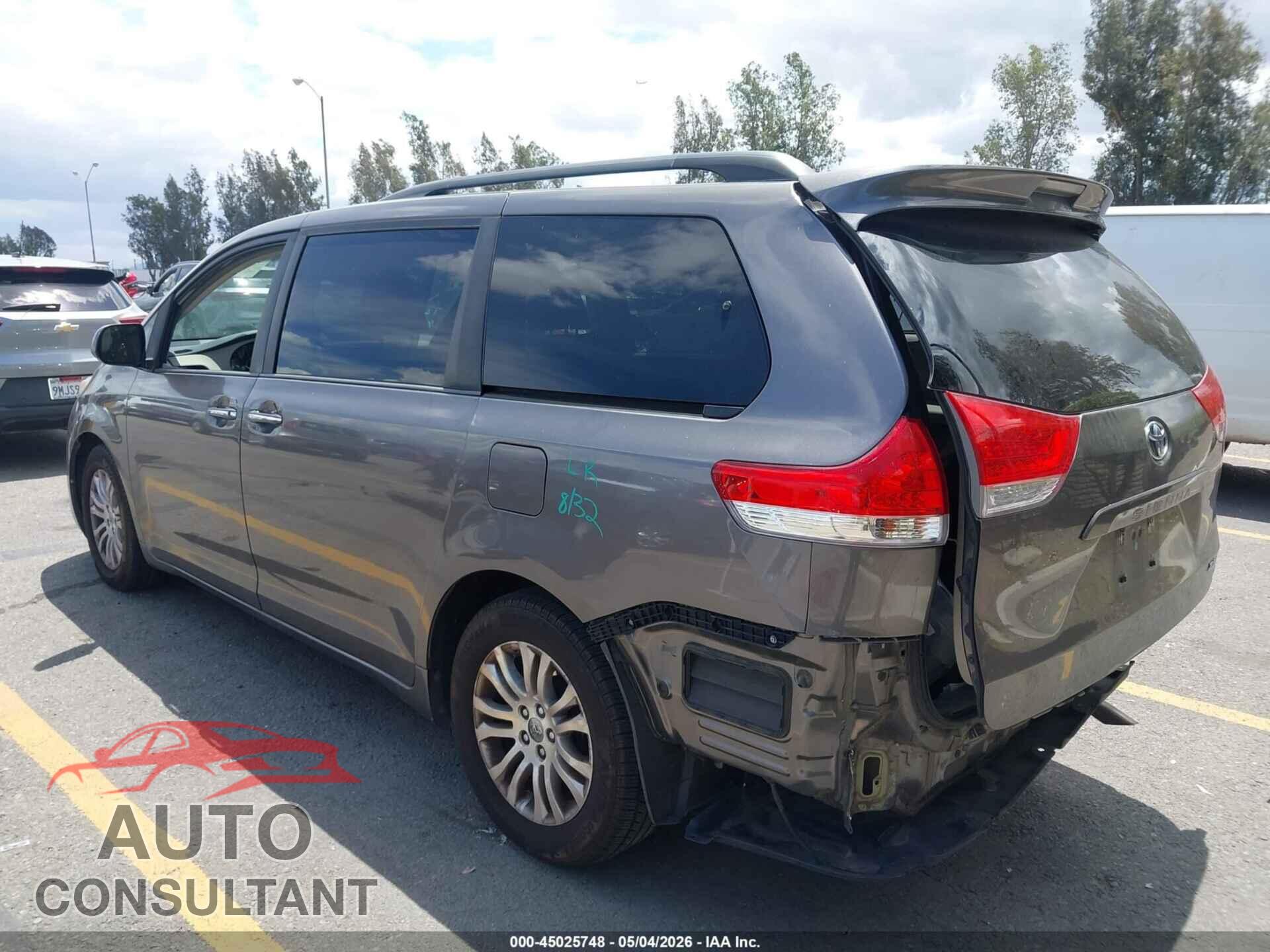 TOYOTA SIENNA 2014 - 5TDYK3DC2ES488701