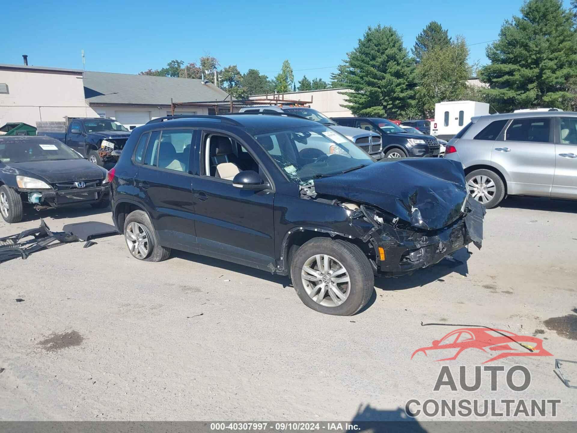 VOLKSWAGEN TIGUAN 2016 - WVGBV7AX7GW590098