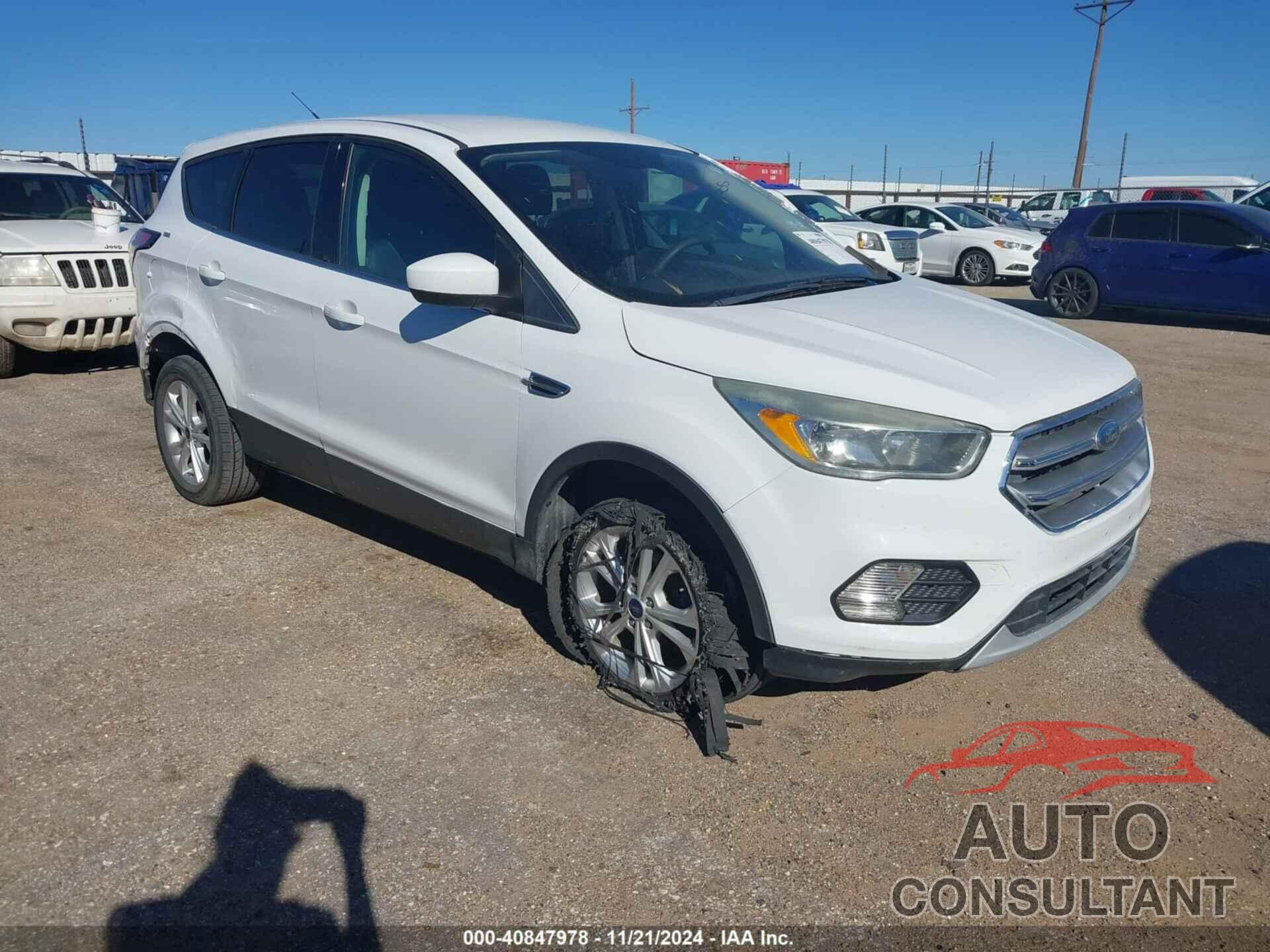 FORD ESCAPE 2017 - 1FMCU0GD3HUD45419