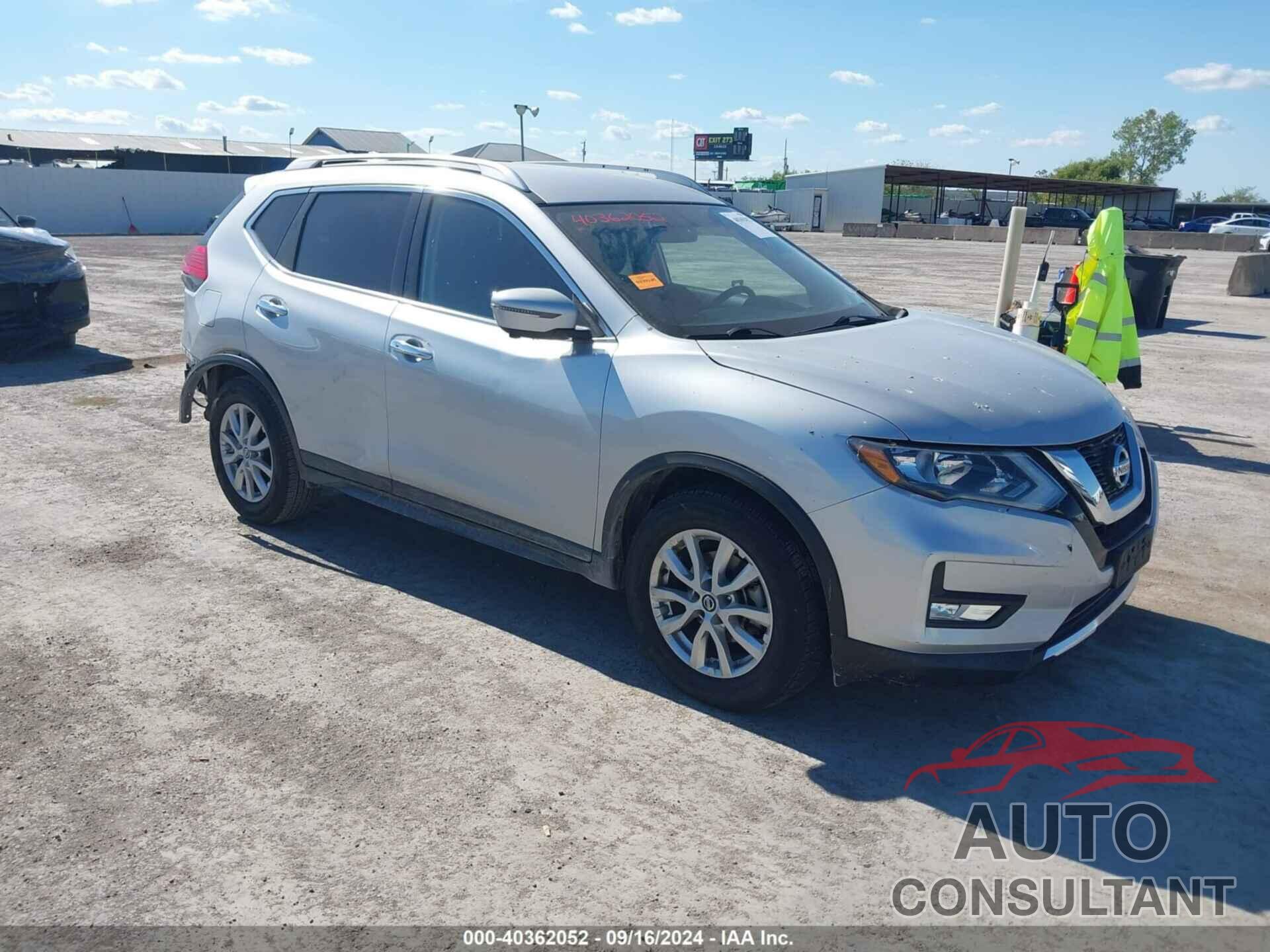 NISSAN ROGUE 2017 - KNMAT2MT6HP566369