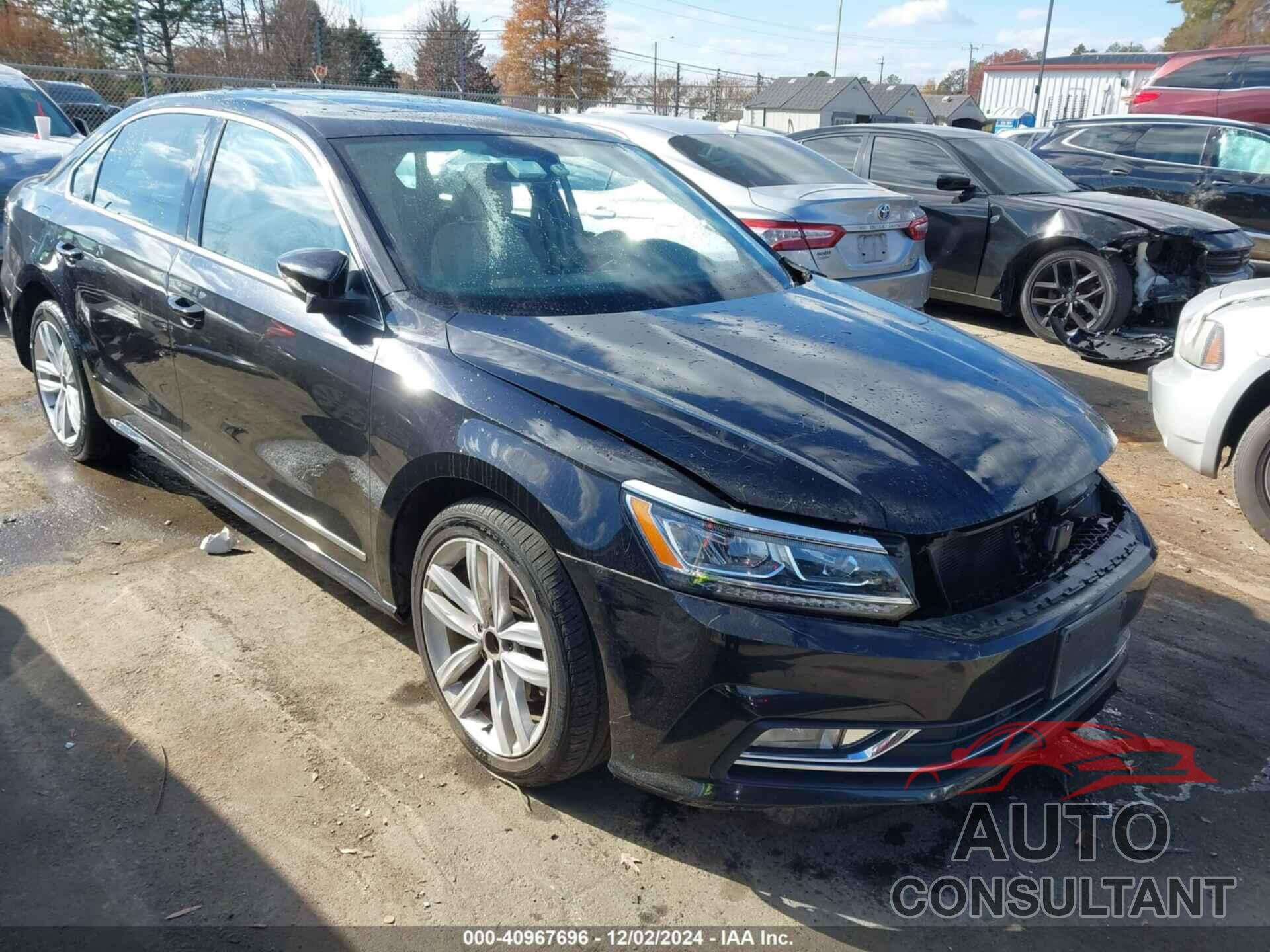 VOLKSWAGEN PASSAT 2017 - 1VWGT7A3XHC027432