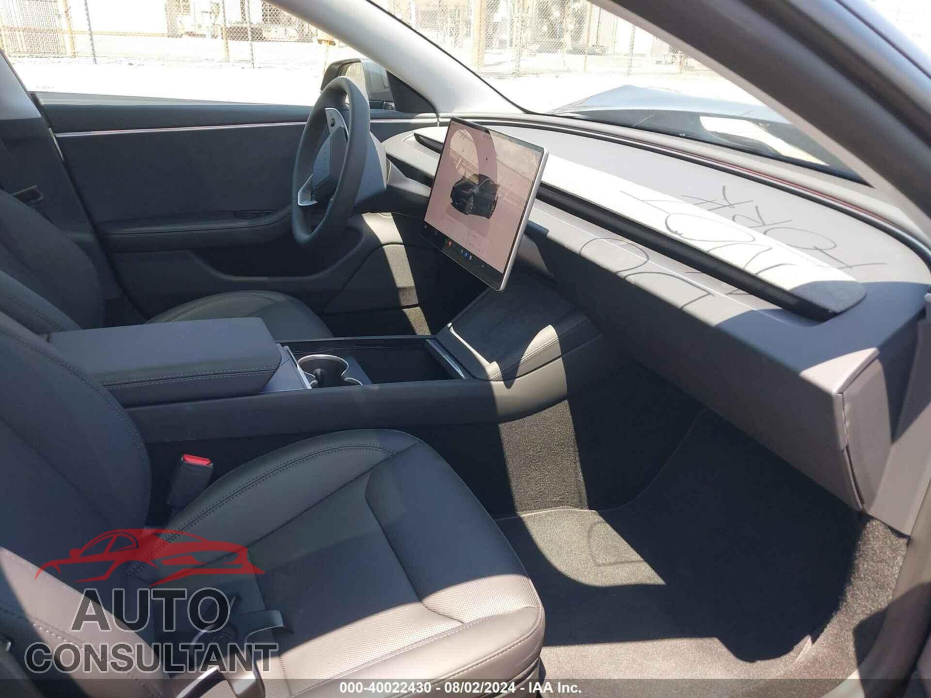 TESLA MODEL 3 2024 - 5YJ3E1EB9RF768752