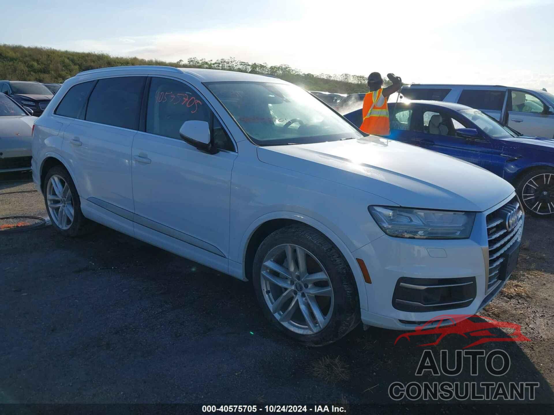 AUDI Q7 2018 - WA1VAAF74JD019149