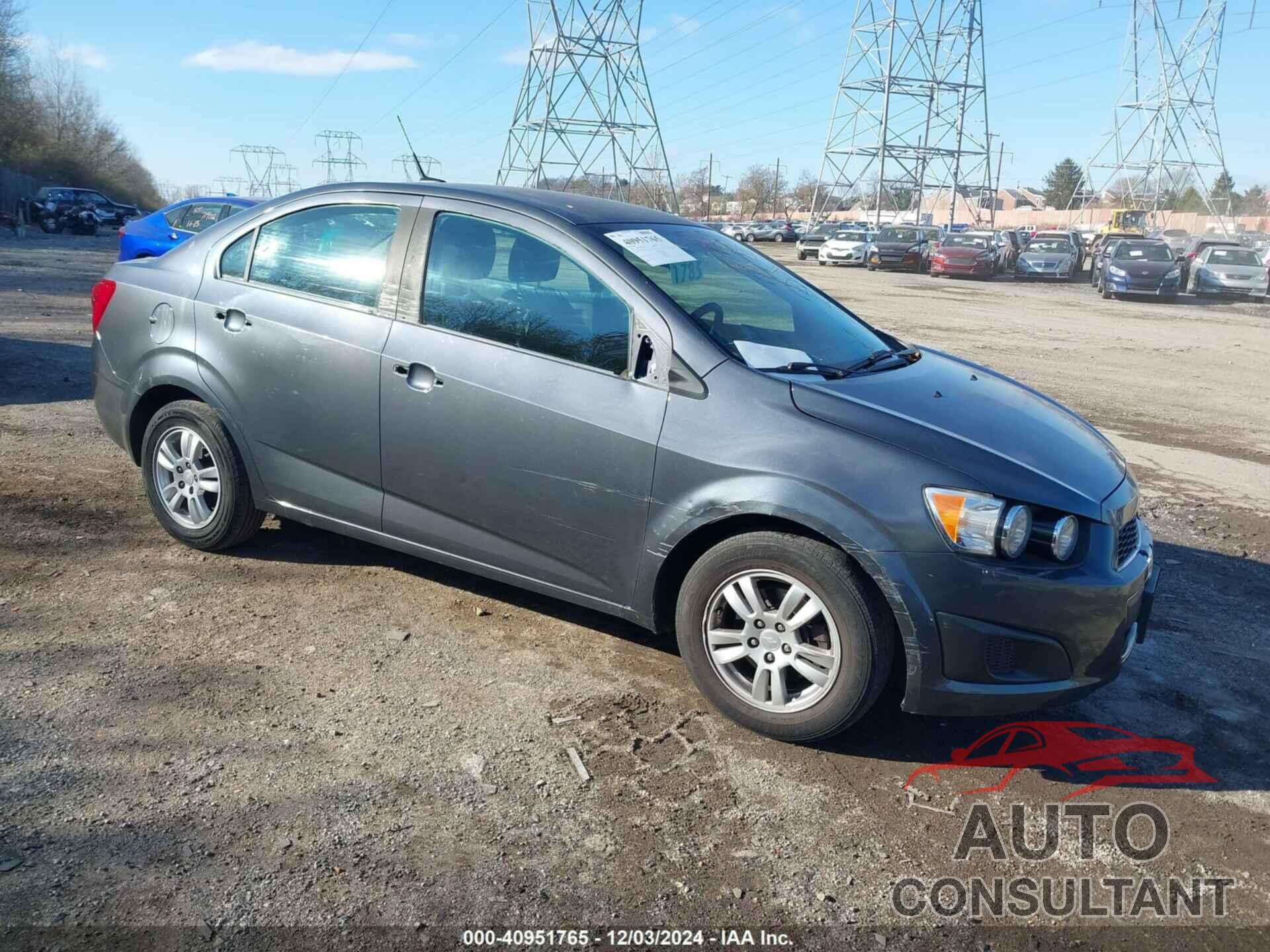 CHEVROLET SONIC 2013 - 1G1JC5SG0D4200614