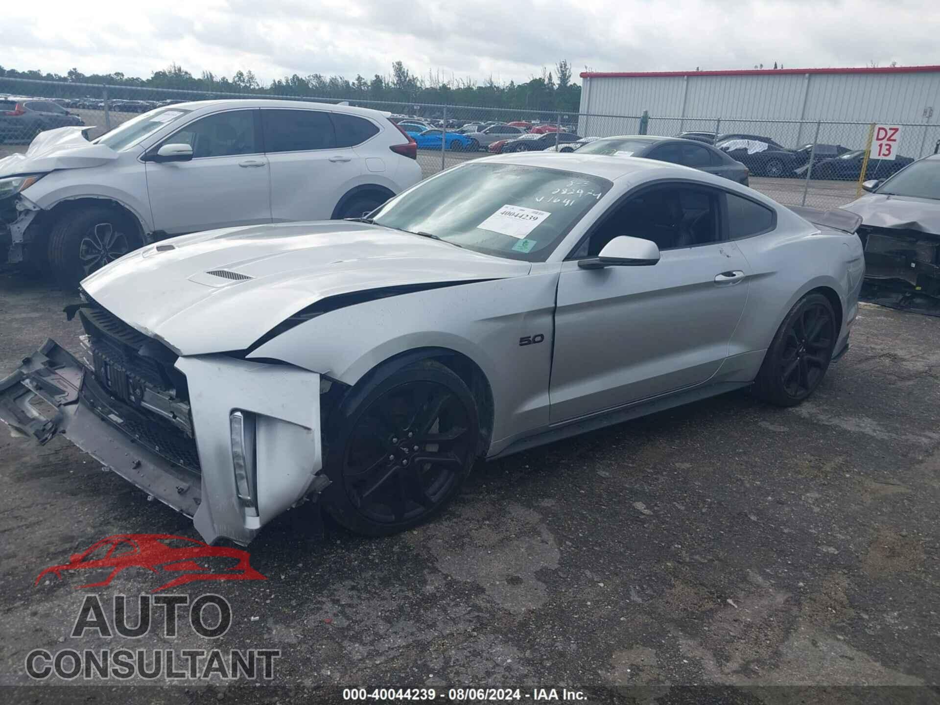 FORD MUSTANG 2019 - 1FA6P8CFXK5111641