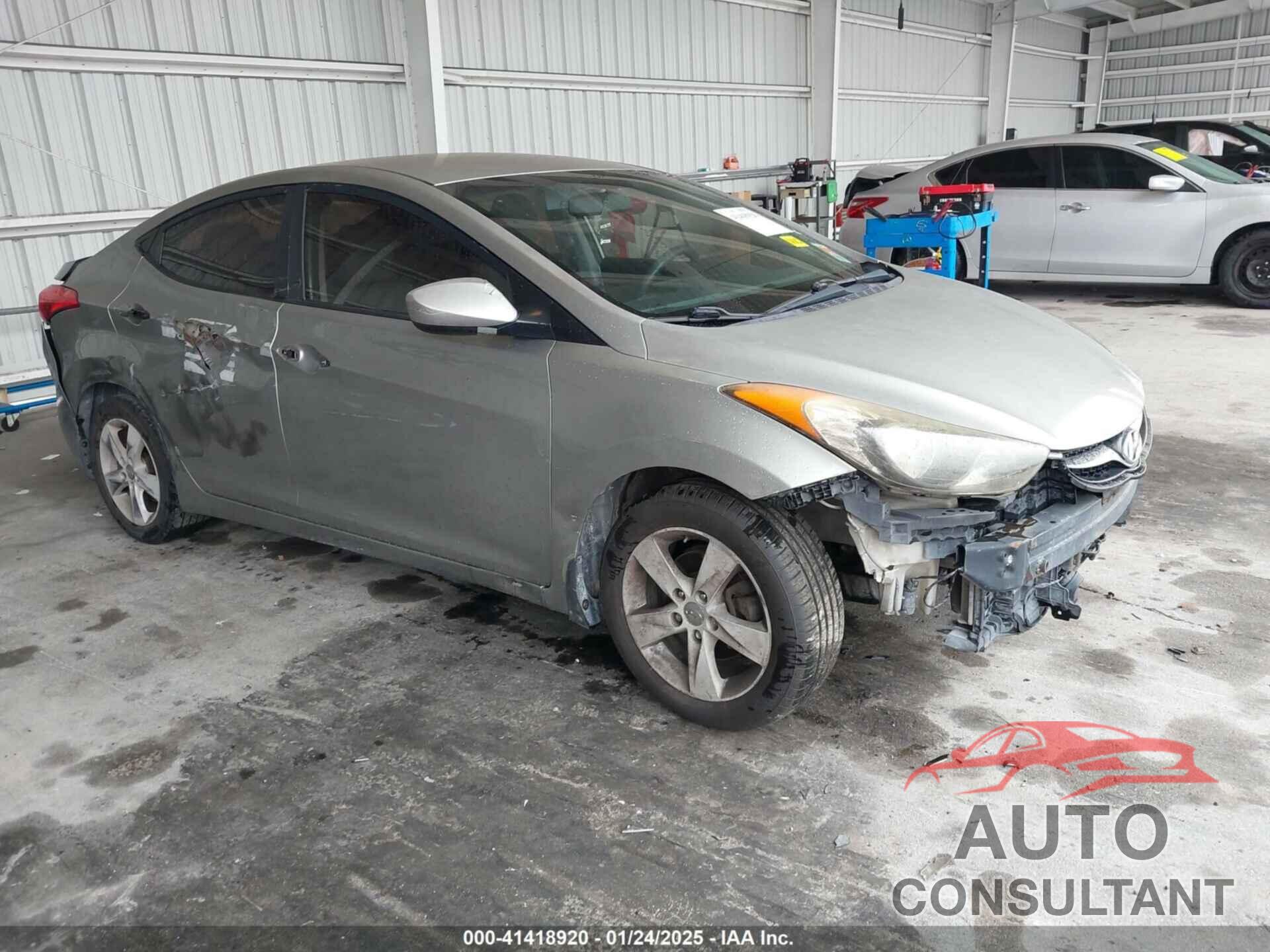 HYUNDAI ELANTRA 2013 - KMHDH4AE8DU781789