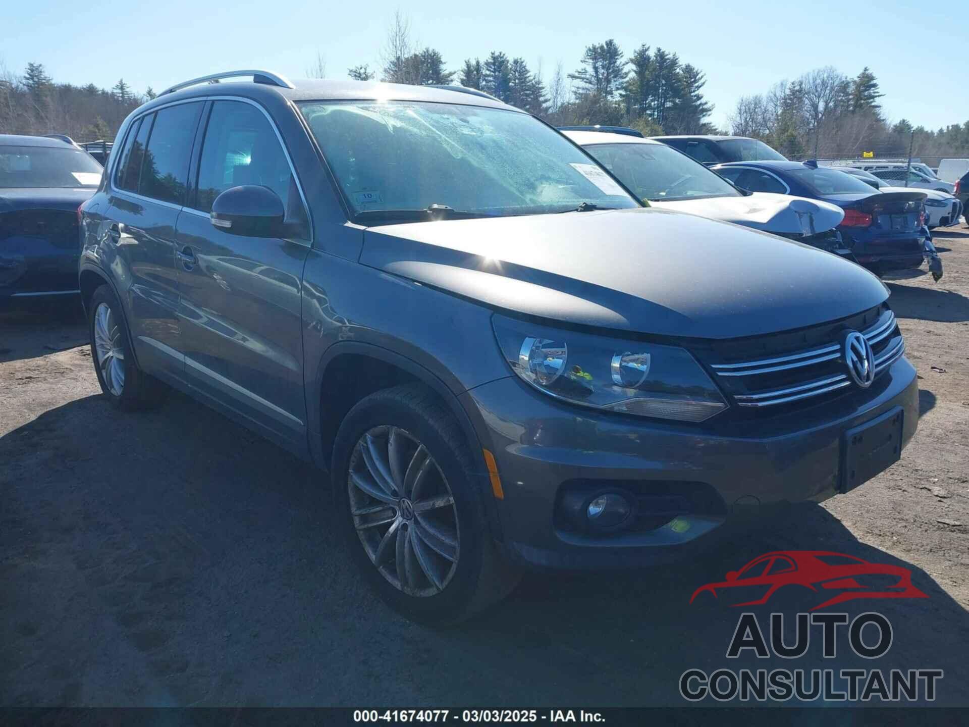 VOLKSWAGEN TIGUAN 2012 - WVGBV7AX3CW003504