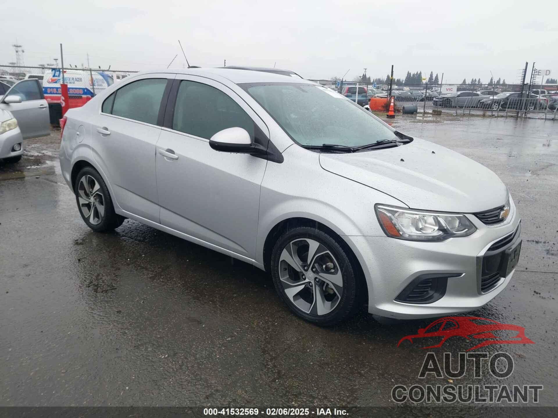 CHEVROLET SONIC 2018 - 1G1JF5SB1J4131519