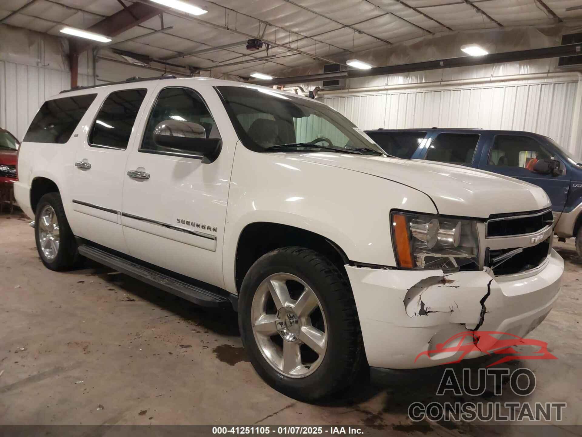 CHEVROLET SUBURBAN 1500 2013 - 1GNSKKE77DR258433