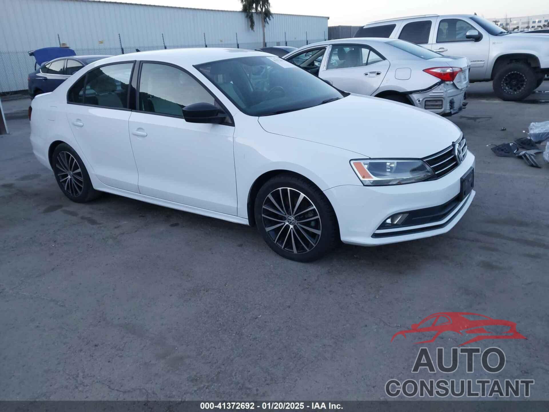 VOLKSWAGEN JETTA 2016 - 3VWD17AJ5GM376504