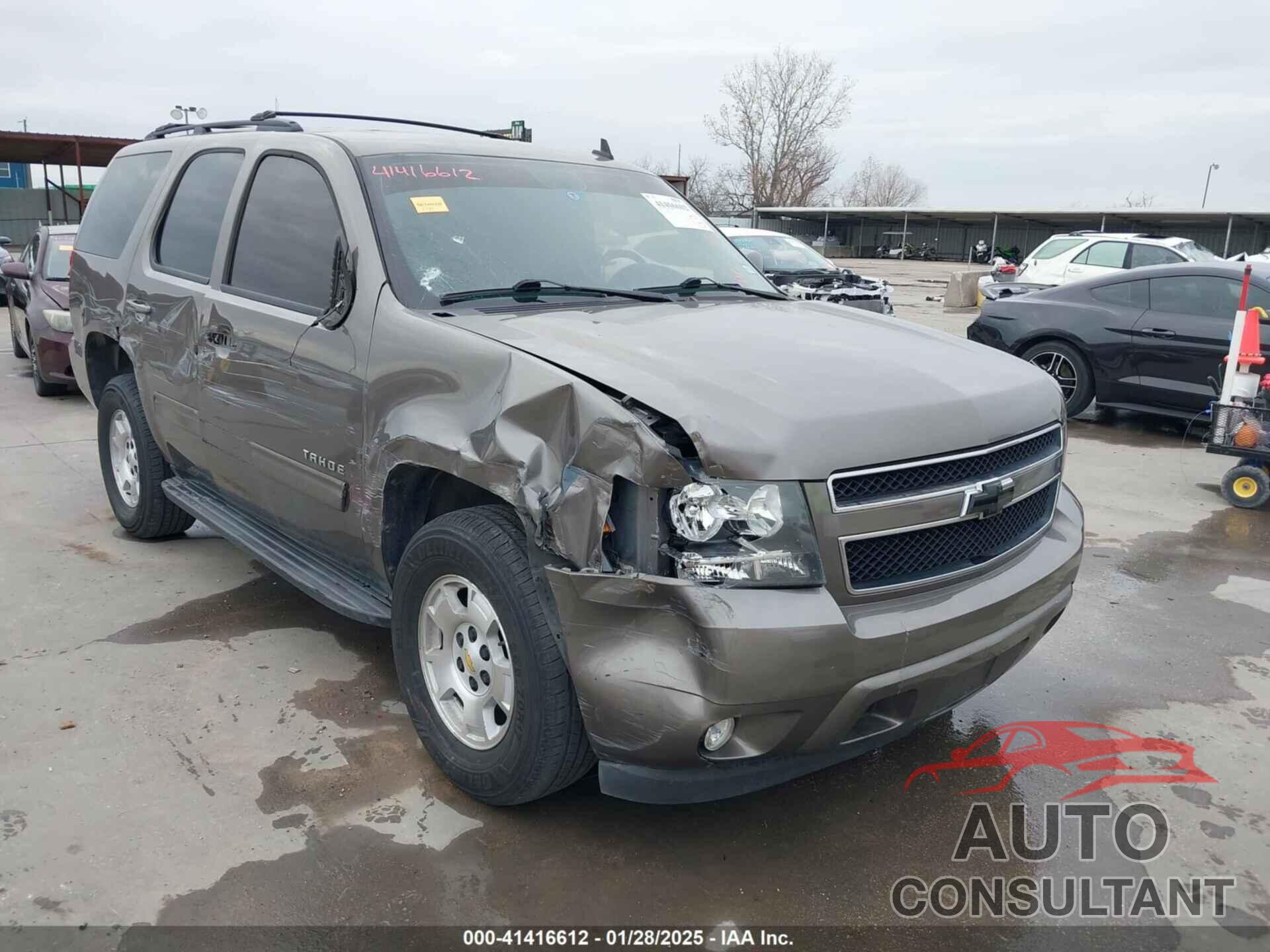 CHEVROLET TAHOE 2011 - 1GNSCAE03BR130682