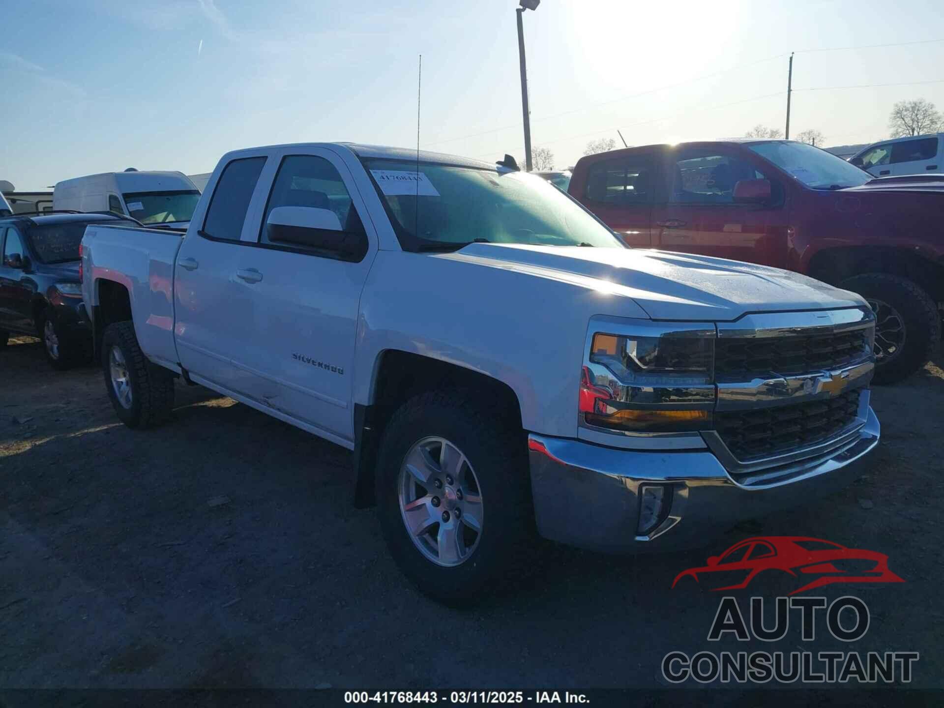 CHEVROLET SILVERADO 1500 2017 - 1GCVKREC8HZ263805