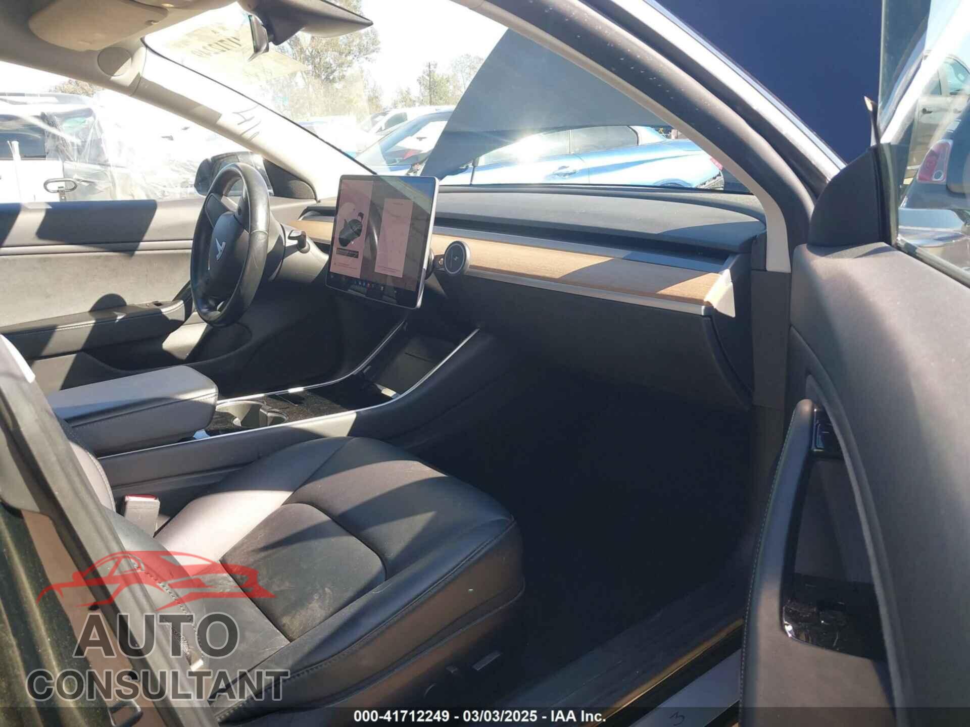 TESLA MODEL 3 2019 - 5YJ3E1EA2KF296696