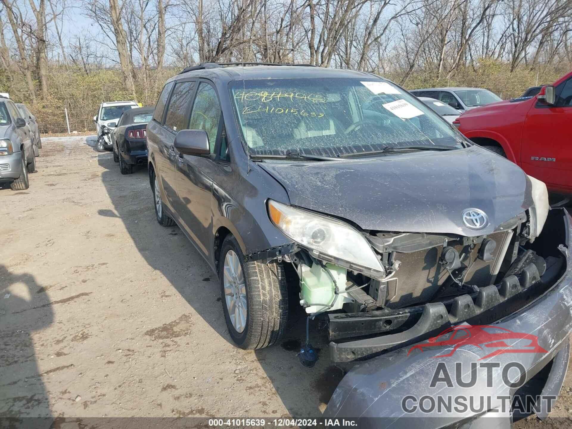 TOYOTA SIENNA 2013 - 5TDDK3DC0DS061515